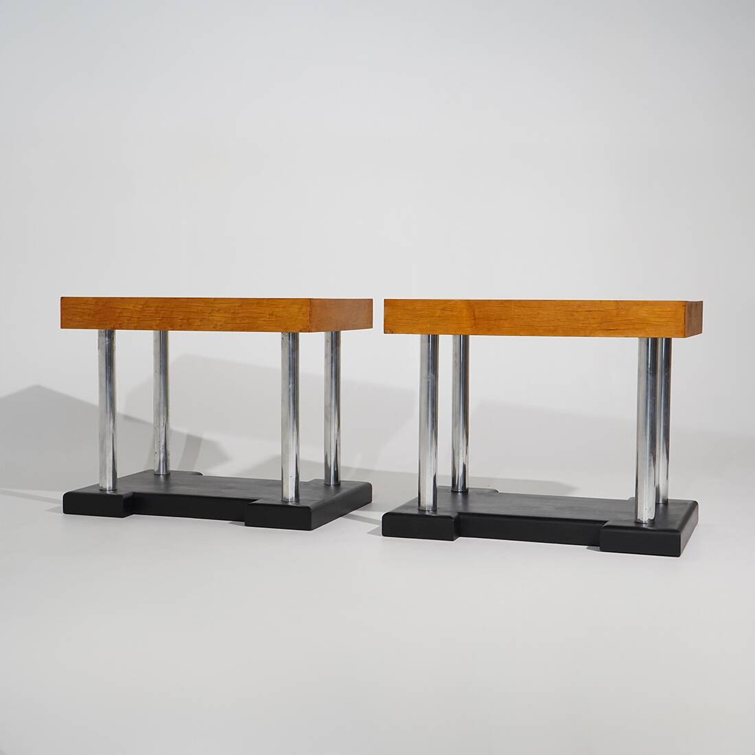 Paire de tabourets en érable œil de perdrix et métal chromé, années 1930