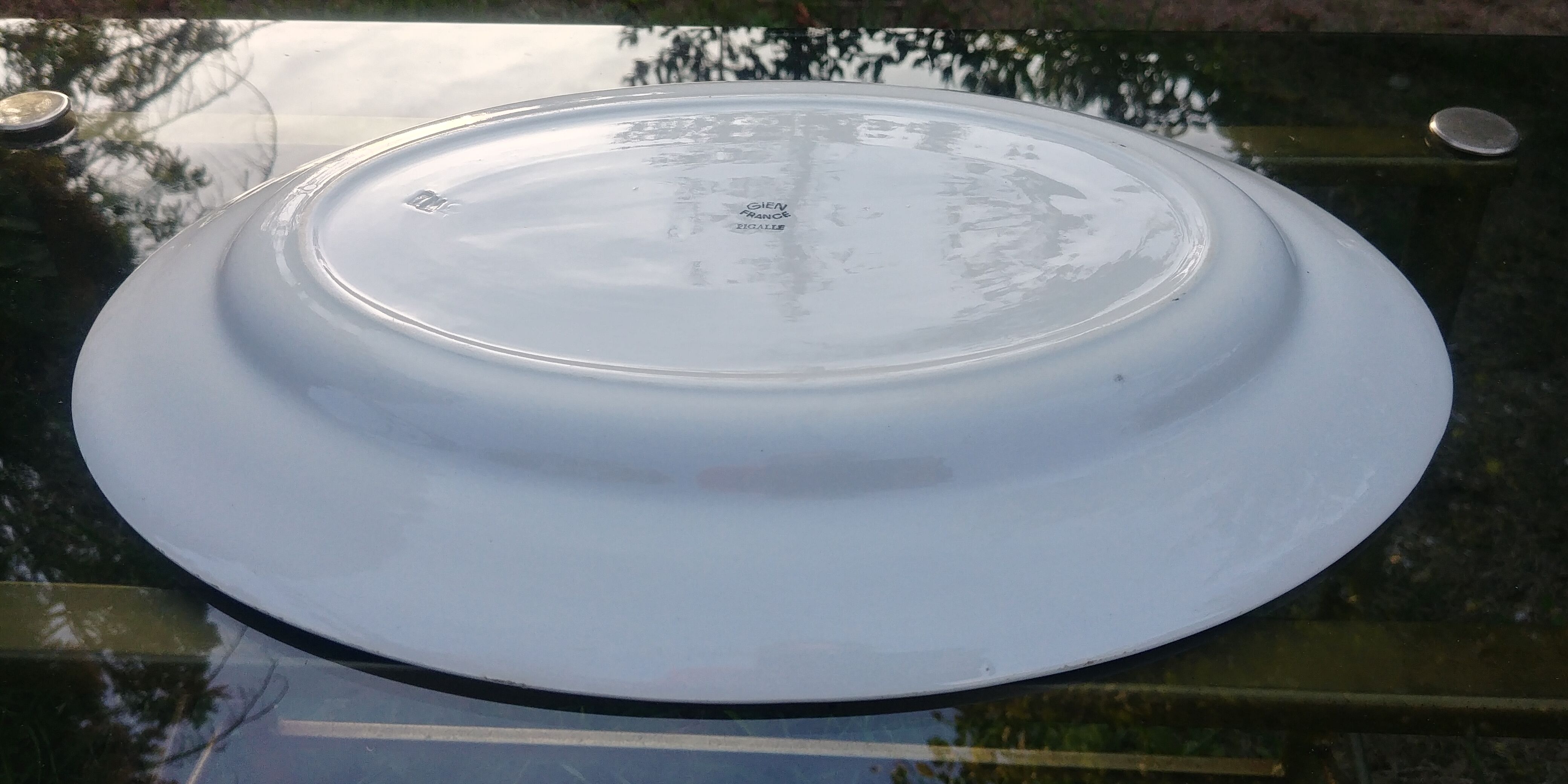 Oval serving dish of the faience factory of Gien model Old Pigalle