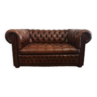 Canapé chesterfield cuir marron capitonné 2 places