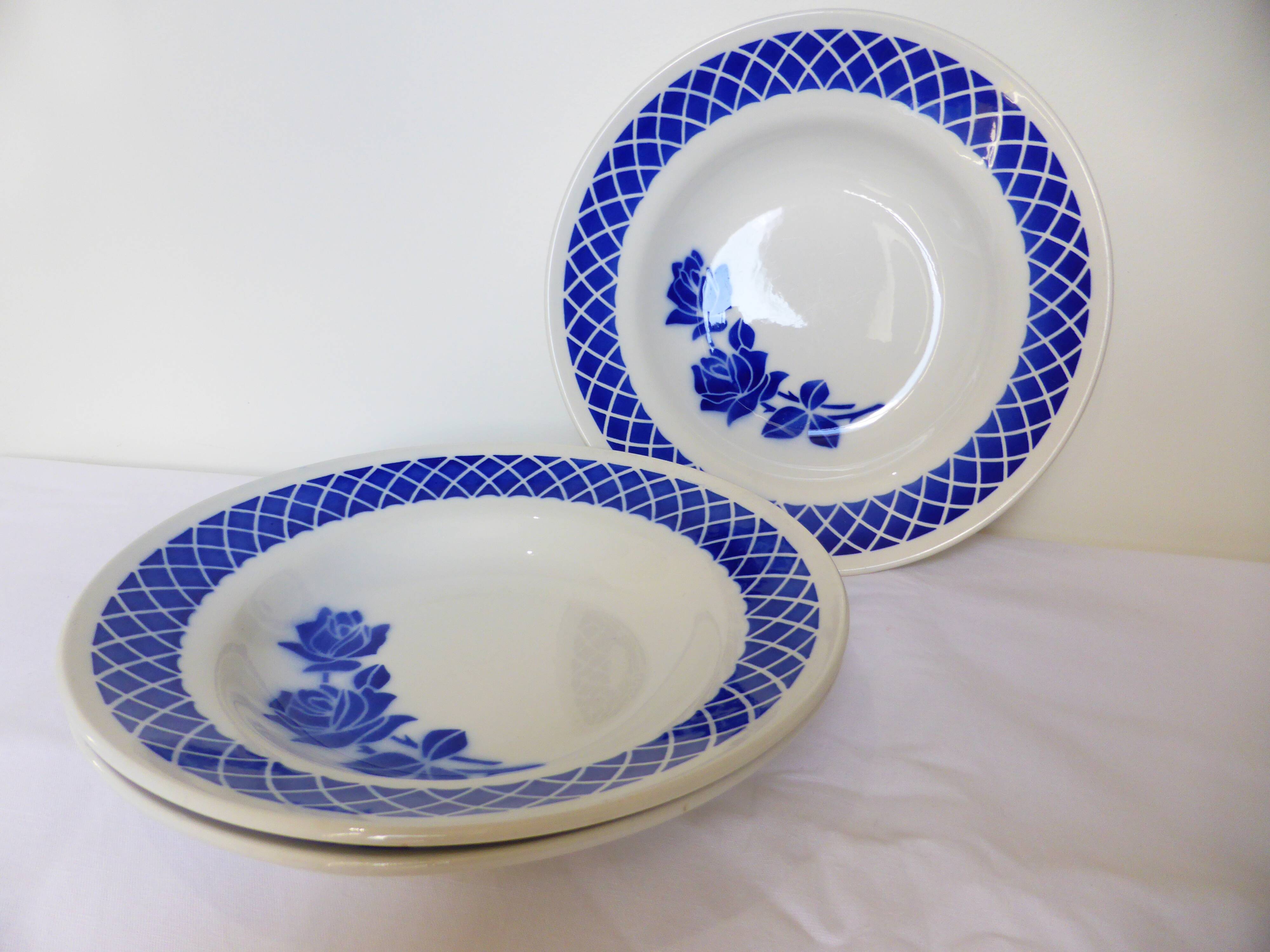 3 vintage soup plates 220638