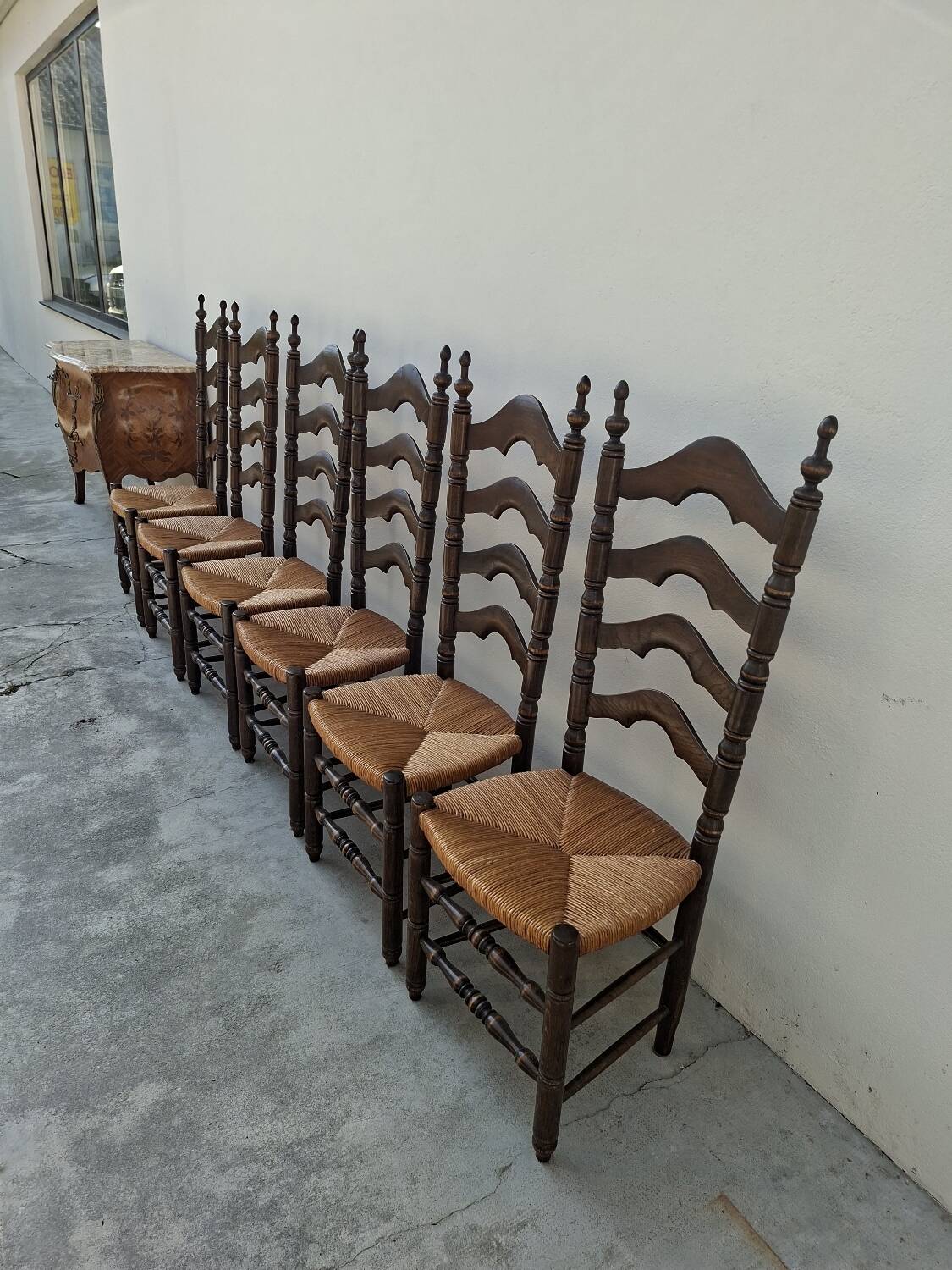 Set of 6 high-backed straw-seated chairs in solid oak from the early 1900s.