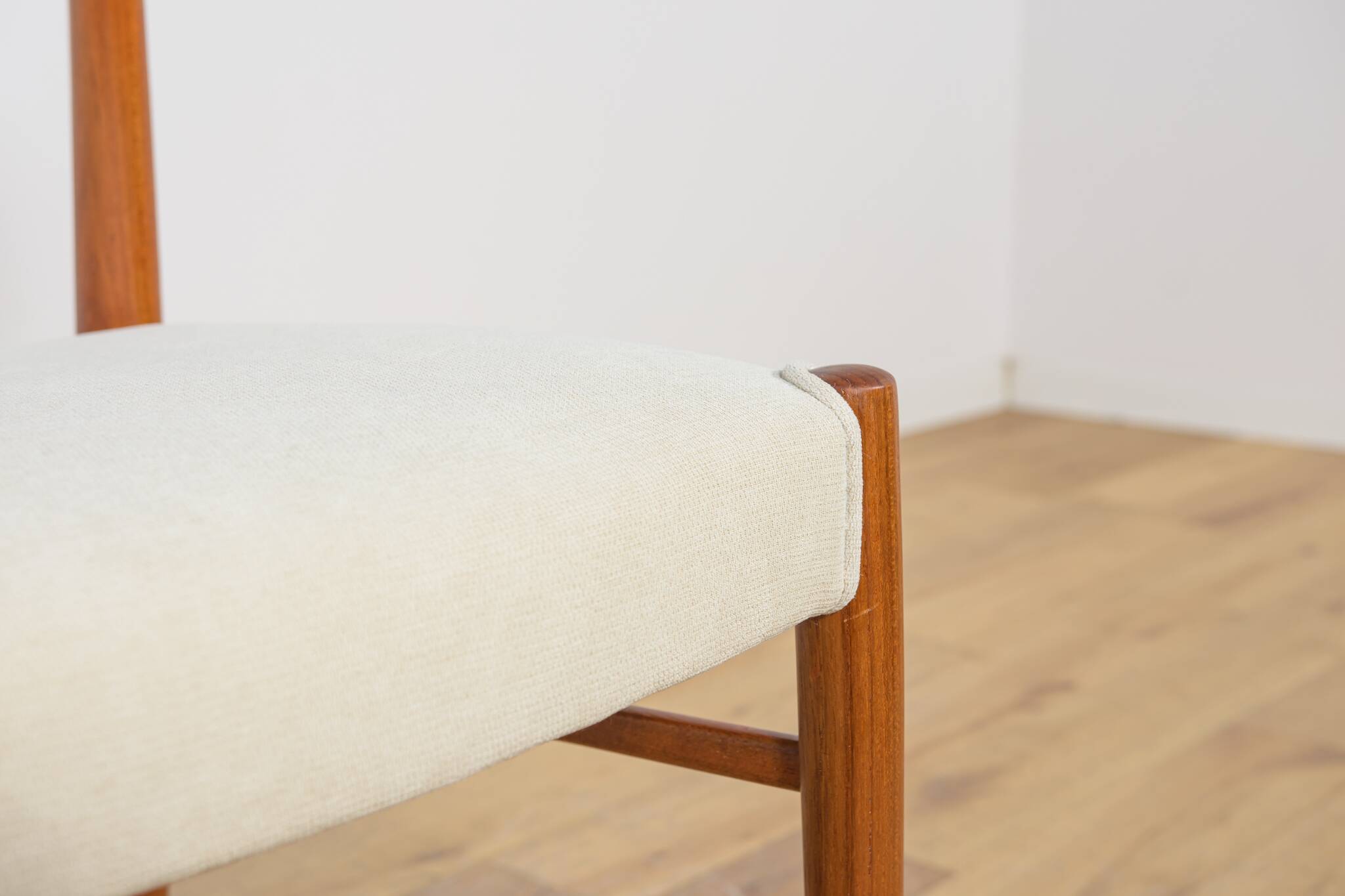 Mid-Century Modern Teak Dining Chairs model 26 by Henry Kjærnulf  for Korup