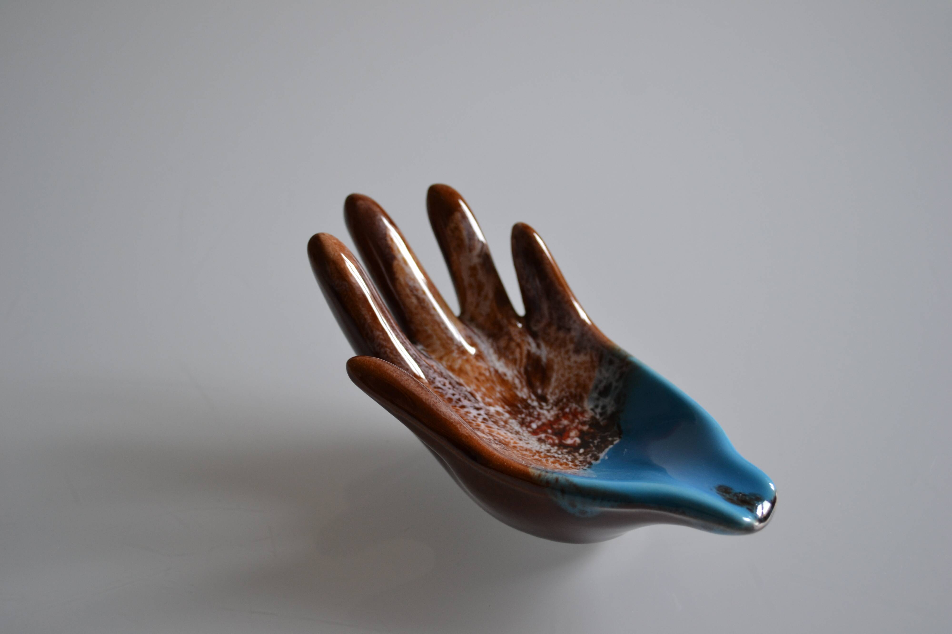 Ceramic pocket tray in the shape of a hand Vallauris France 1970