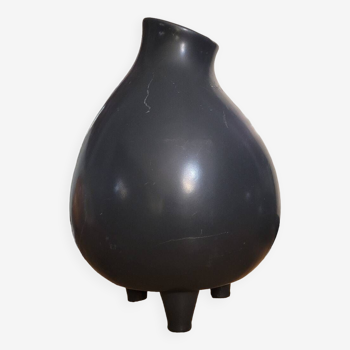 Vase asymétrique tripode noir