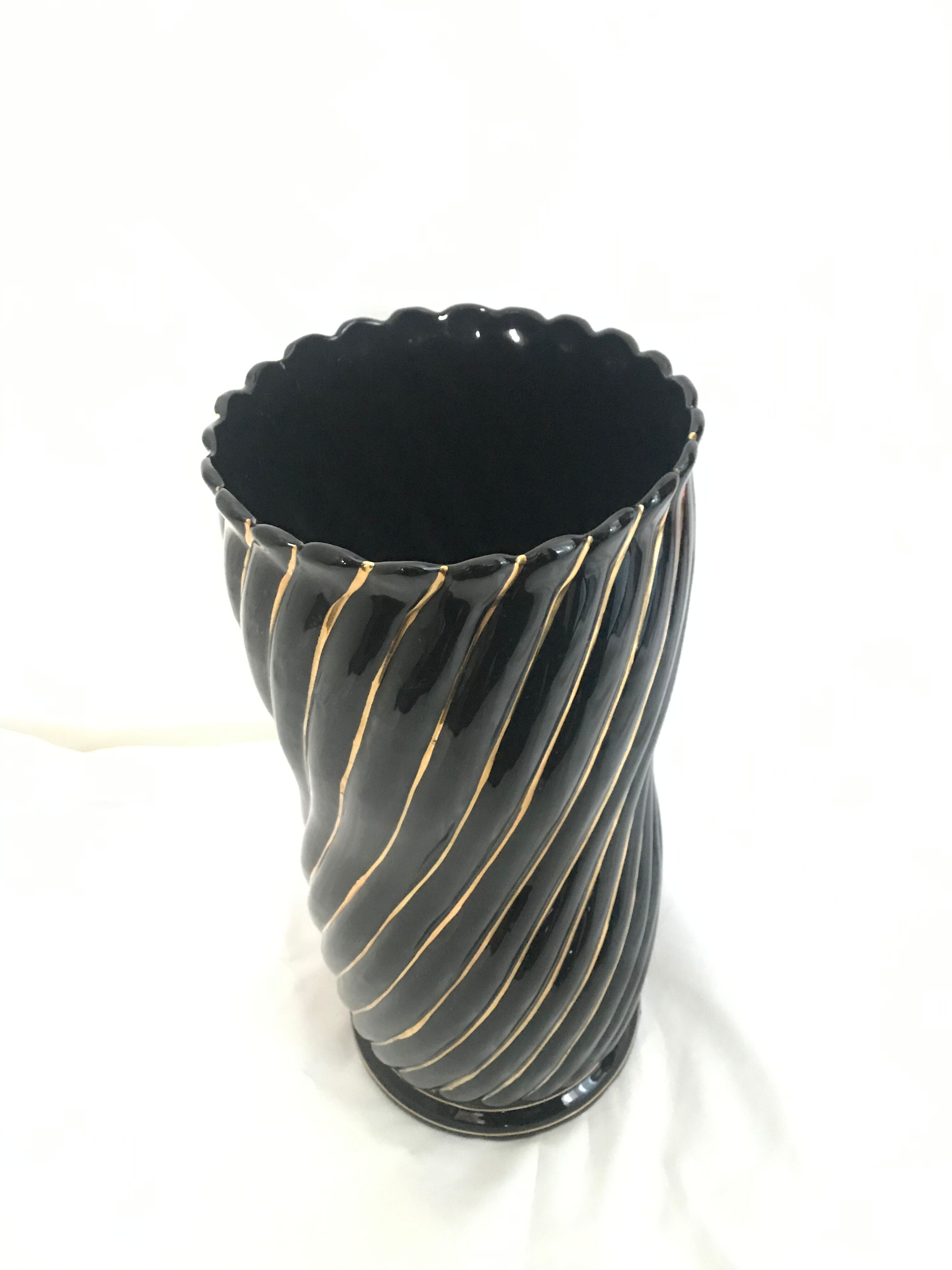 Black ceramic umbrella holder