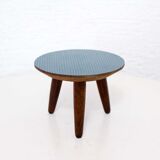 Pedestal carries tripod plant