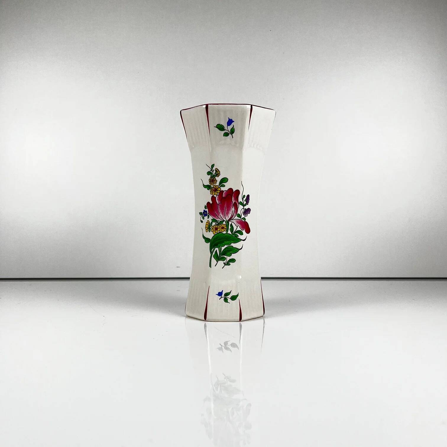 Small tube vase KG Lunéville, model "Streetlamp"