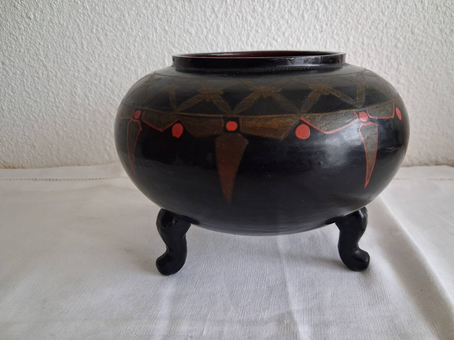 Chinese lacquer bonbonnière