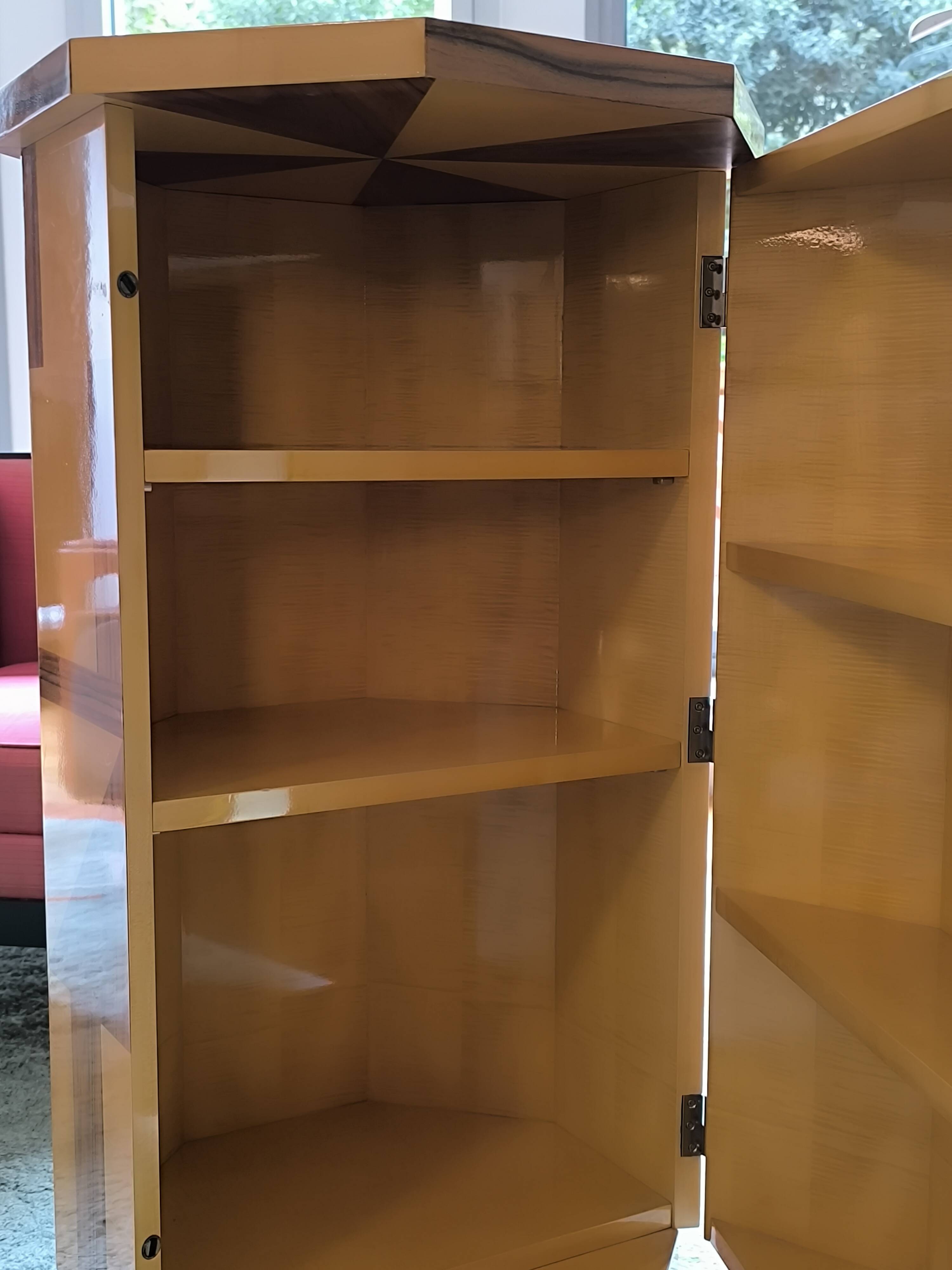 Postmodern octagonal gueridon in sycamore and rosewood, 1980–1990