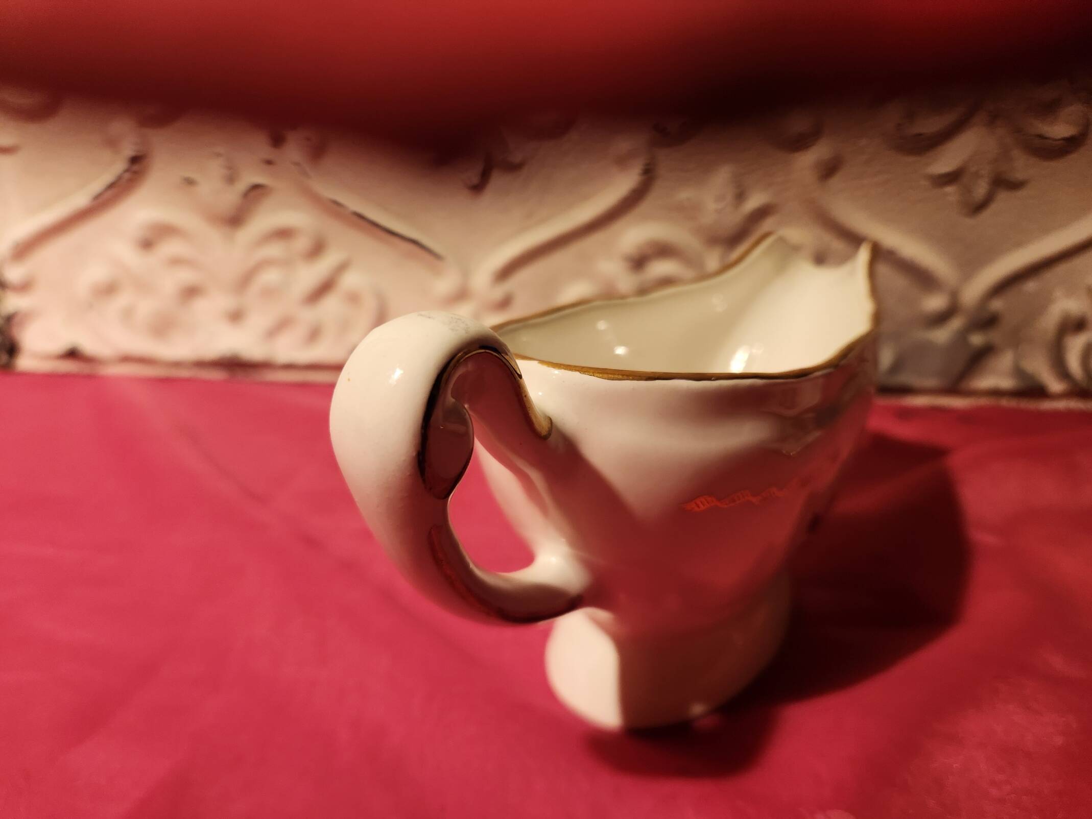 Sauce boat and small oval dish the Amandinoise