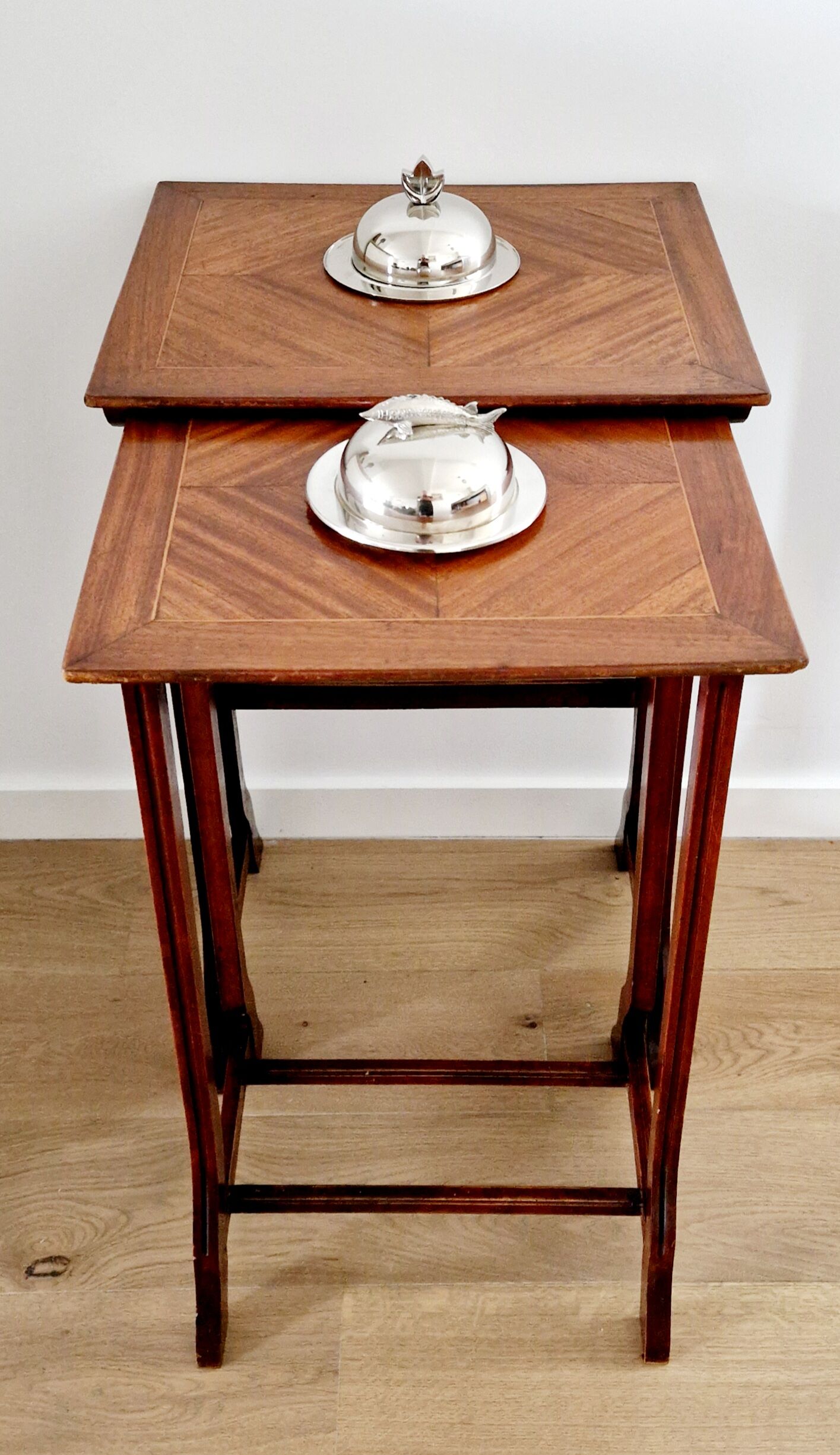 Individual butter dish in silver metal leaf decoration