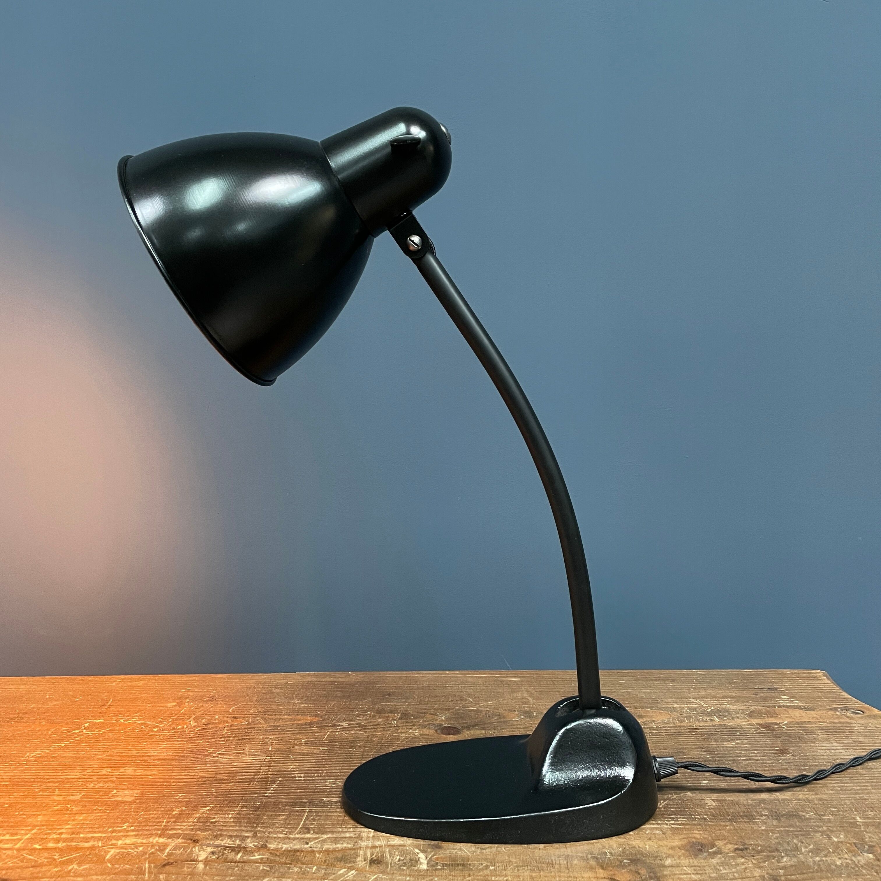 Black Bauhaus Siemens desk lamp model L299 from the 1930s