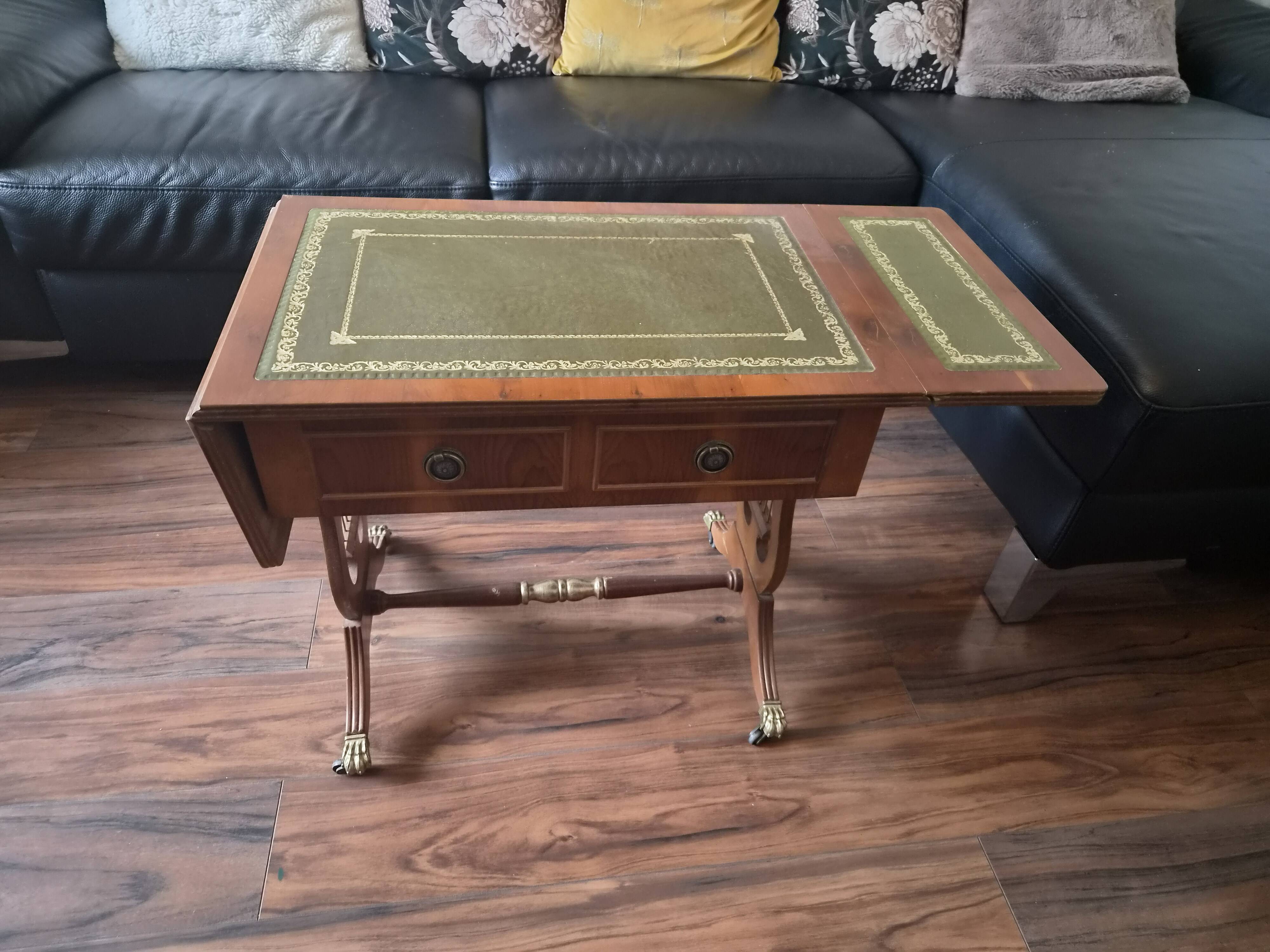 Table d'appoint Regency en acajou et cuir vert - Bevan Funnell