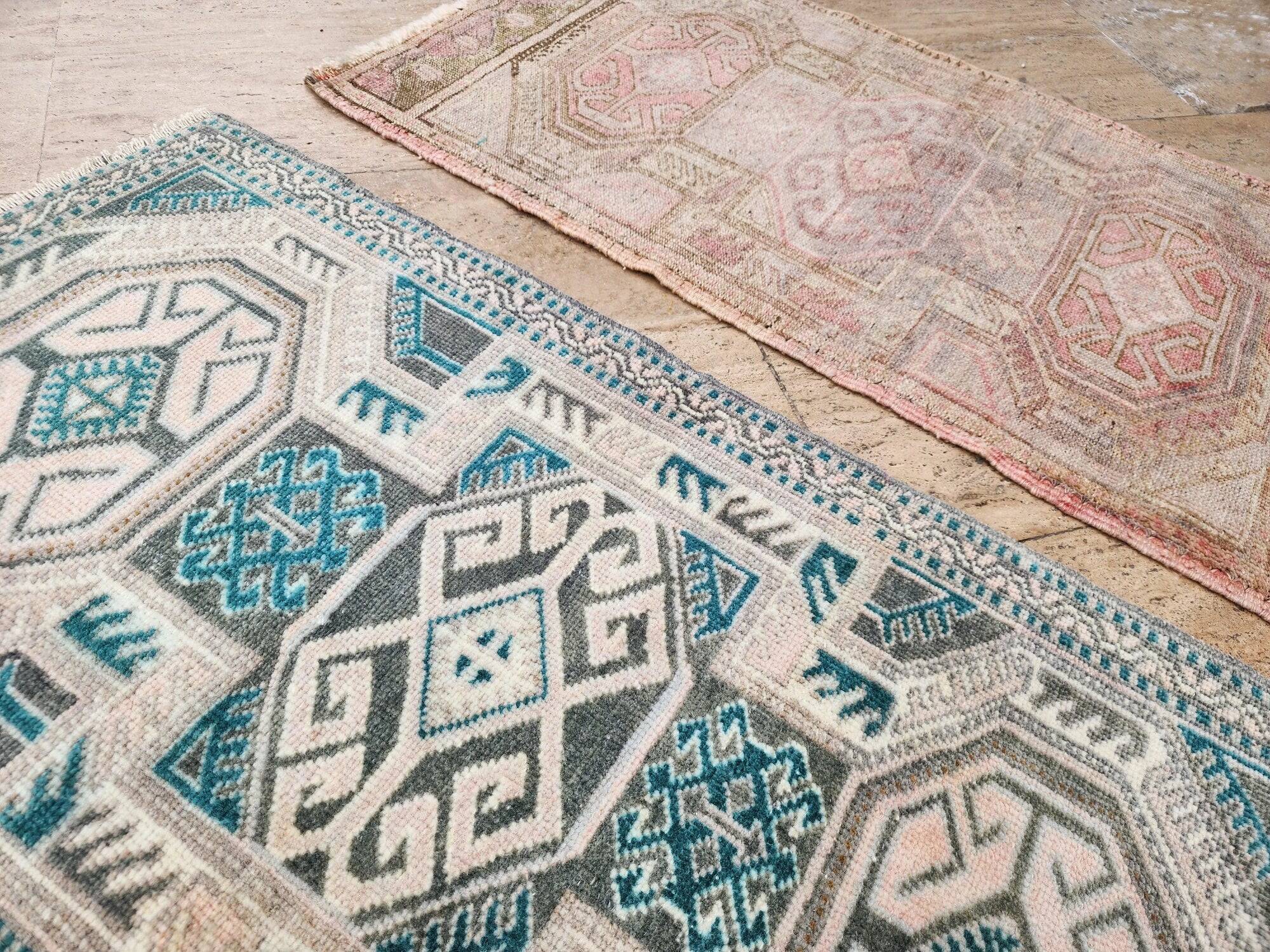 Vintage handmade Turkish rug 55x92 cm