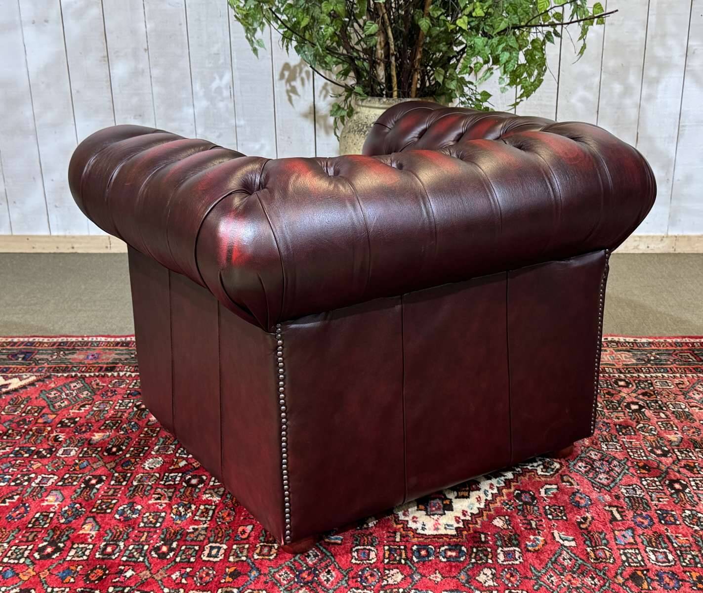 90s red leather Chesterfield armchair