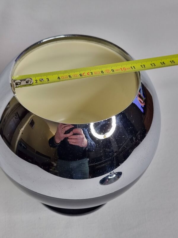 Seau à glaçons Coldy Lux, design sphérique en métal chromé et noir, années