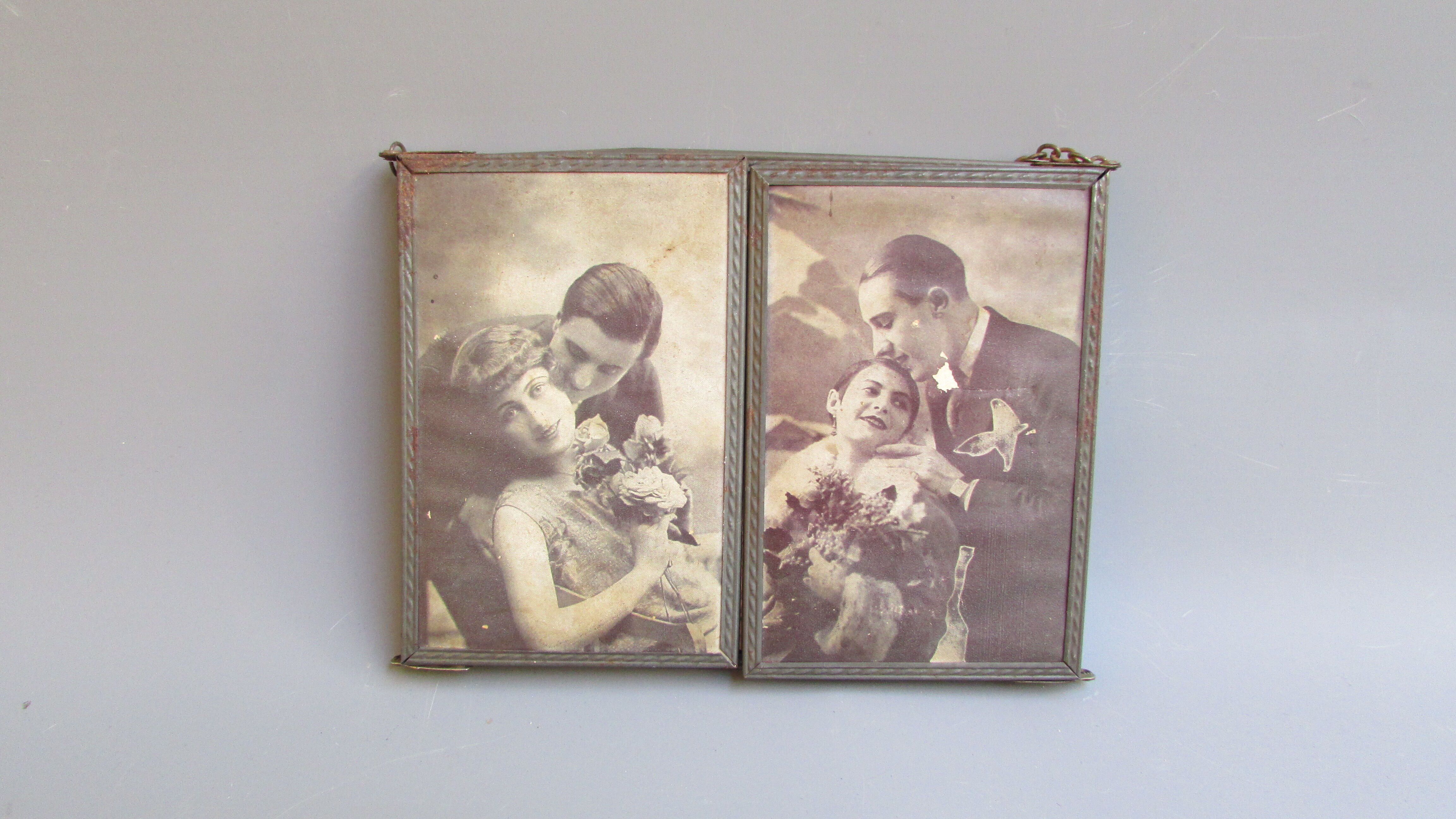 Vintage triptych mirror with old 50s photos 20x15cm