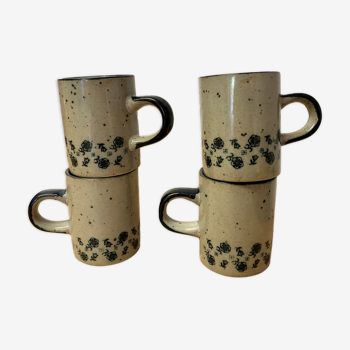 Ensemble de 4 tasses en grès vernissé