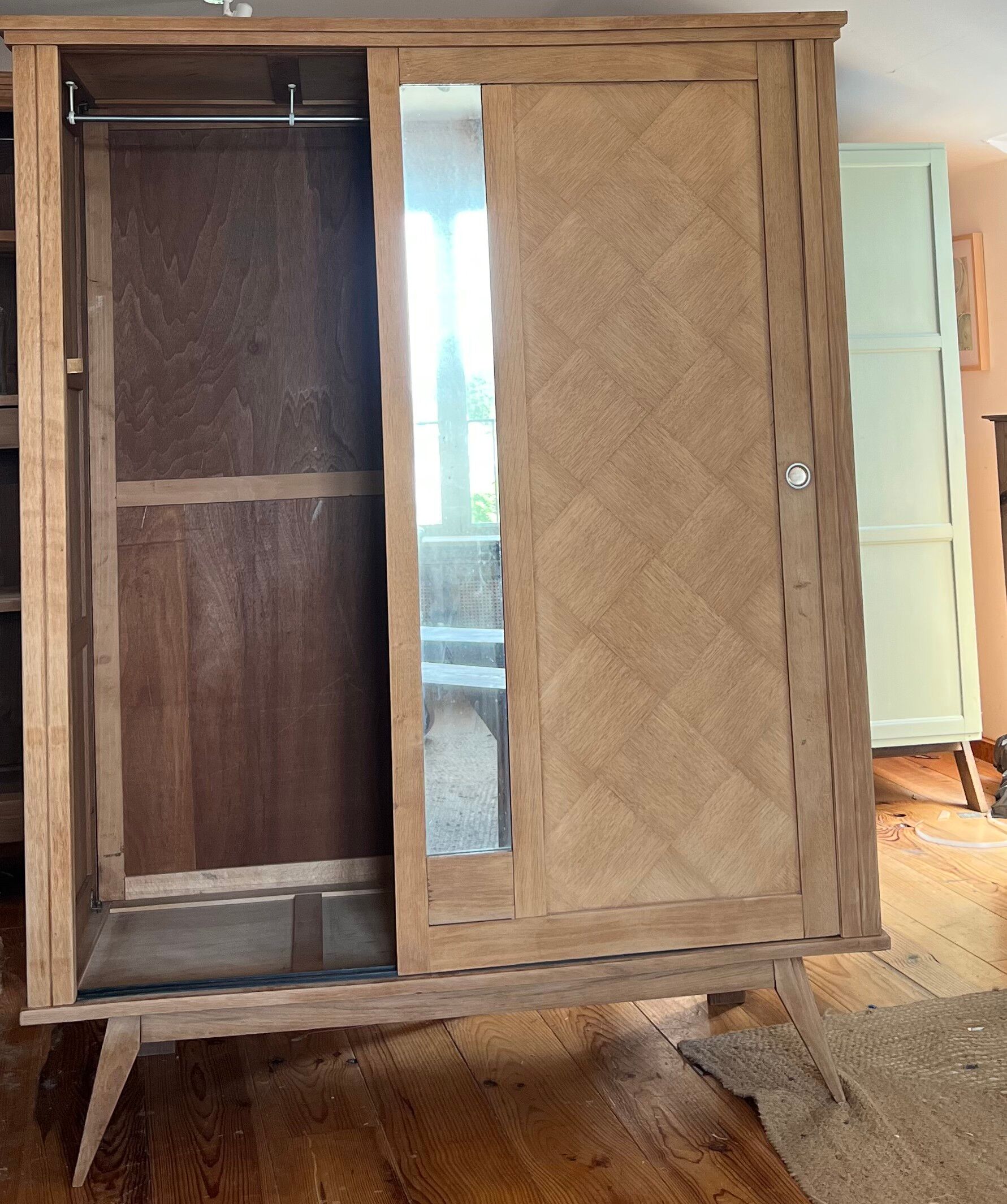 Armoire penderie vintage des années 60 en chêne brut