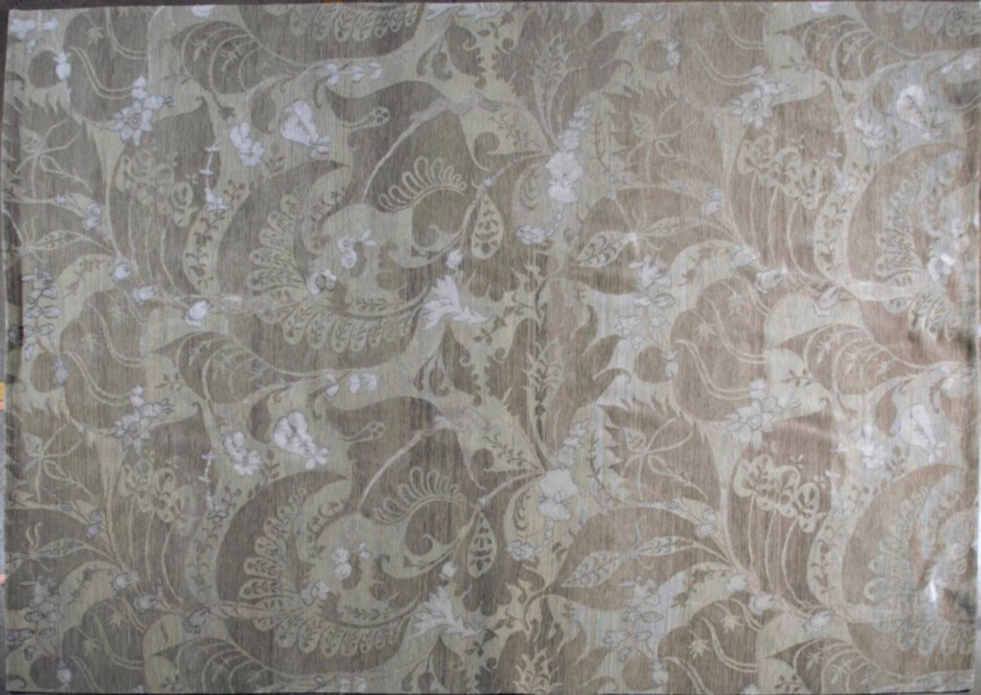 Nepalese carpet in wool and silk