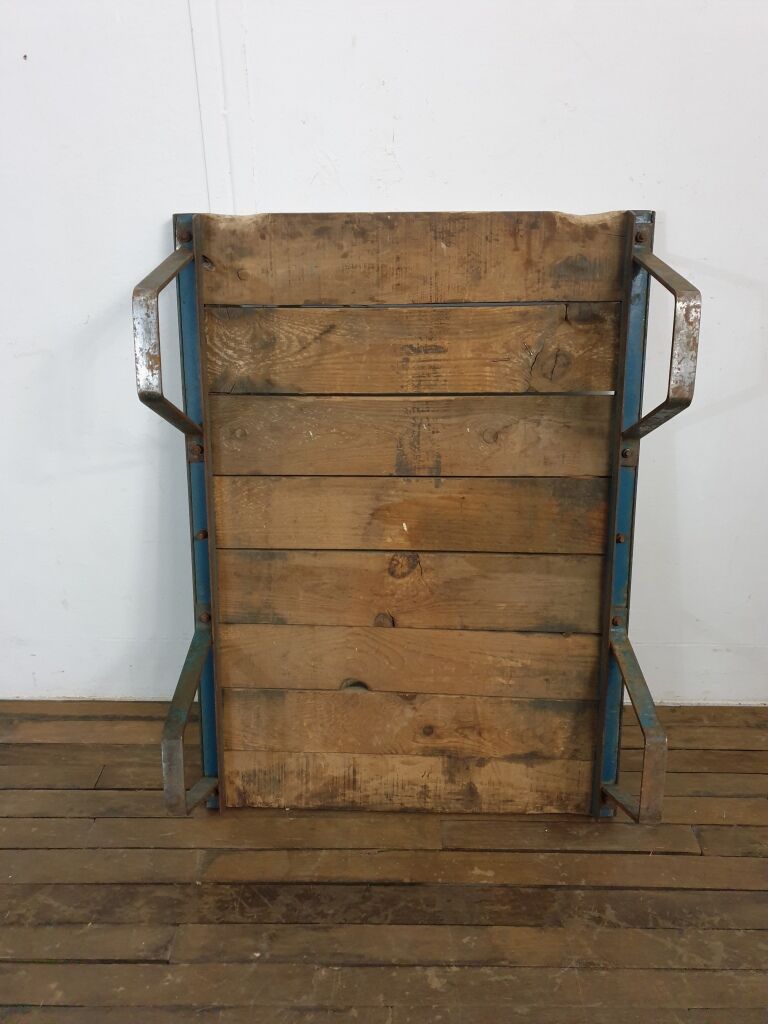 Industrial plant pallet coffee table