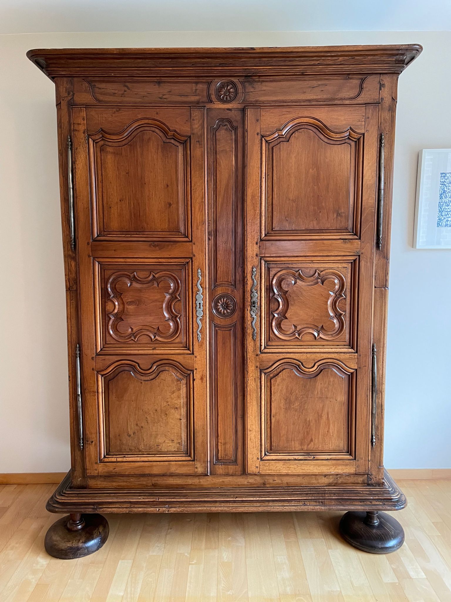 Eighteenth century castle cabinet in walnut Louis XIII style