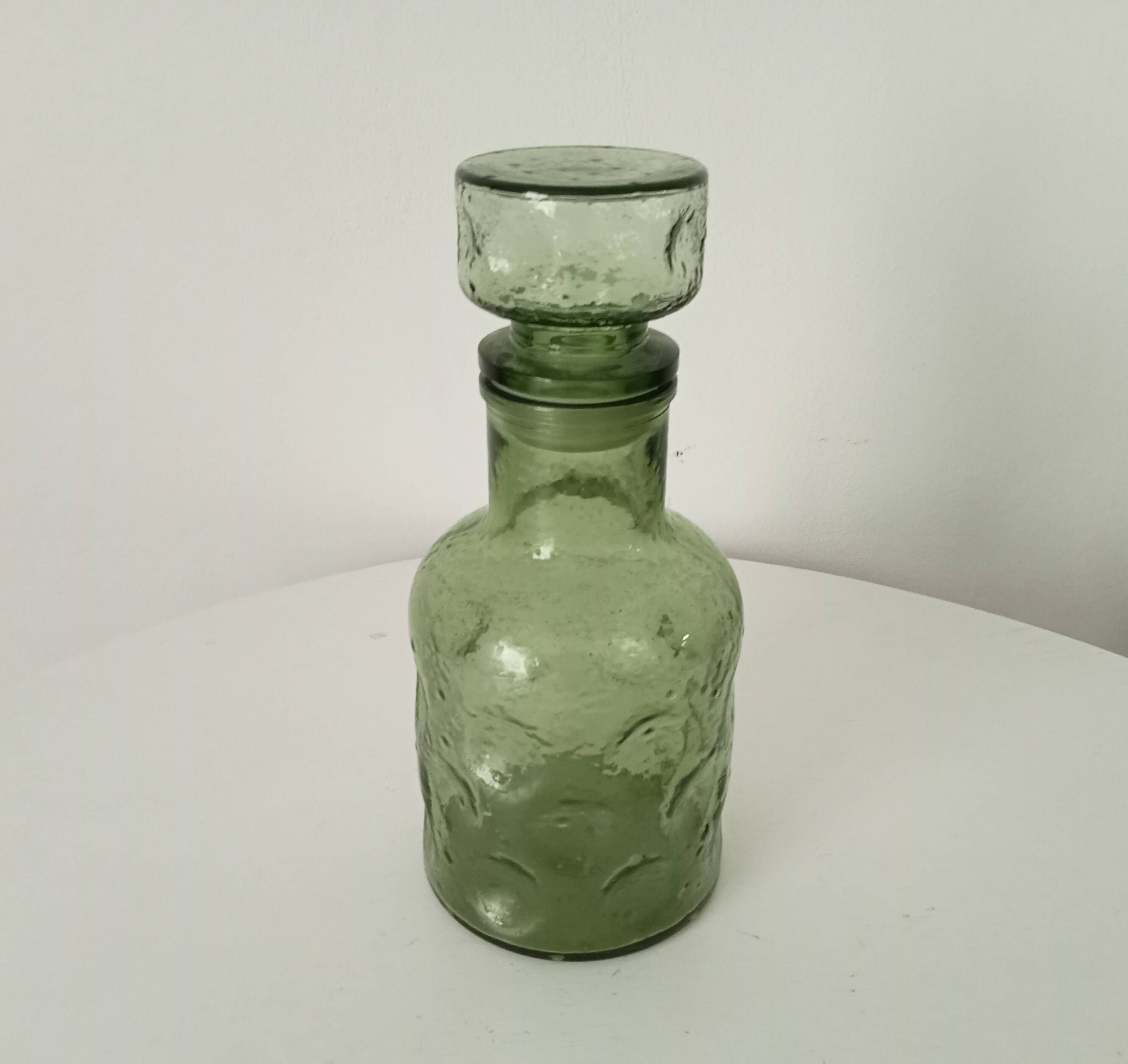 Vintage 60s carafe in bubbled molded glass
