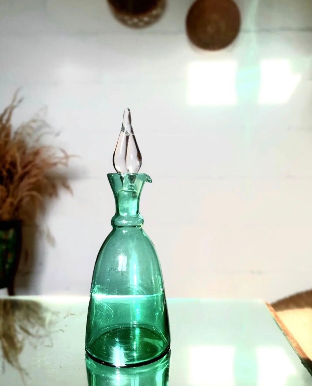 Carafe en verre avec bouchon fuselé
