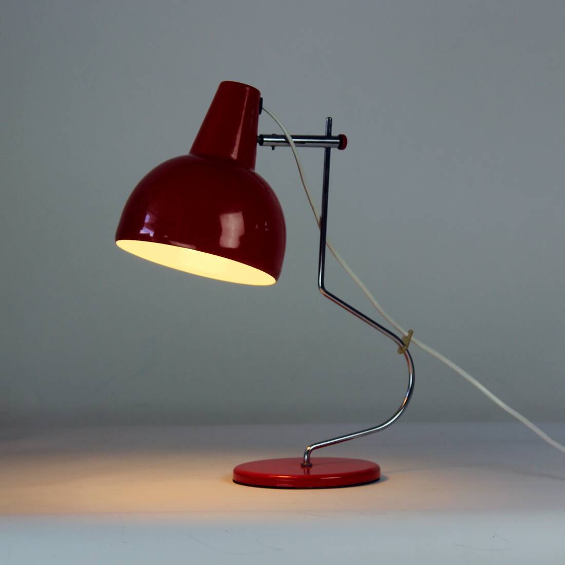 Lampe de table Lidokov L193 du milieu du siècle par Josef Hurka en métal rouge, Tchécoslovaquie, années 1960