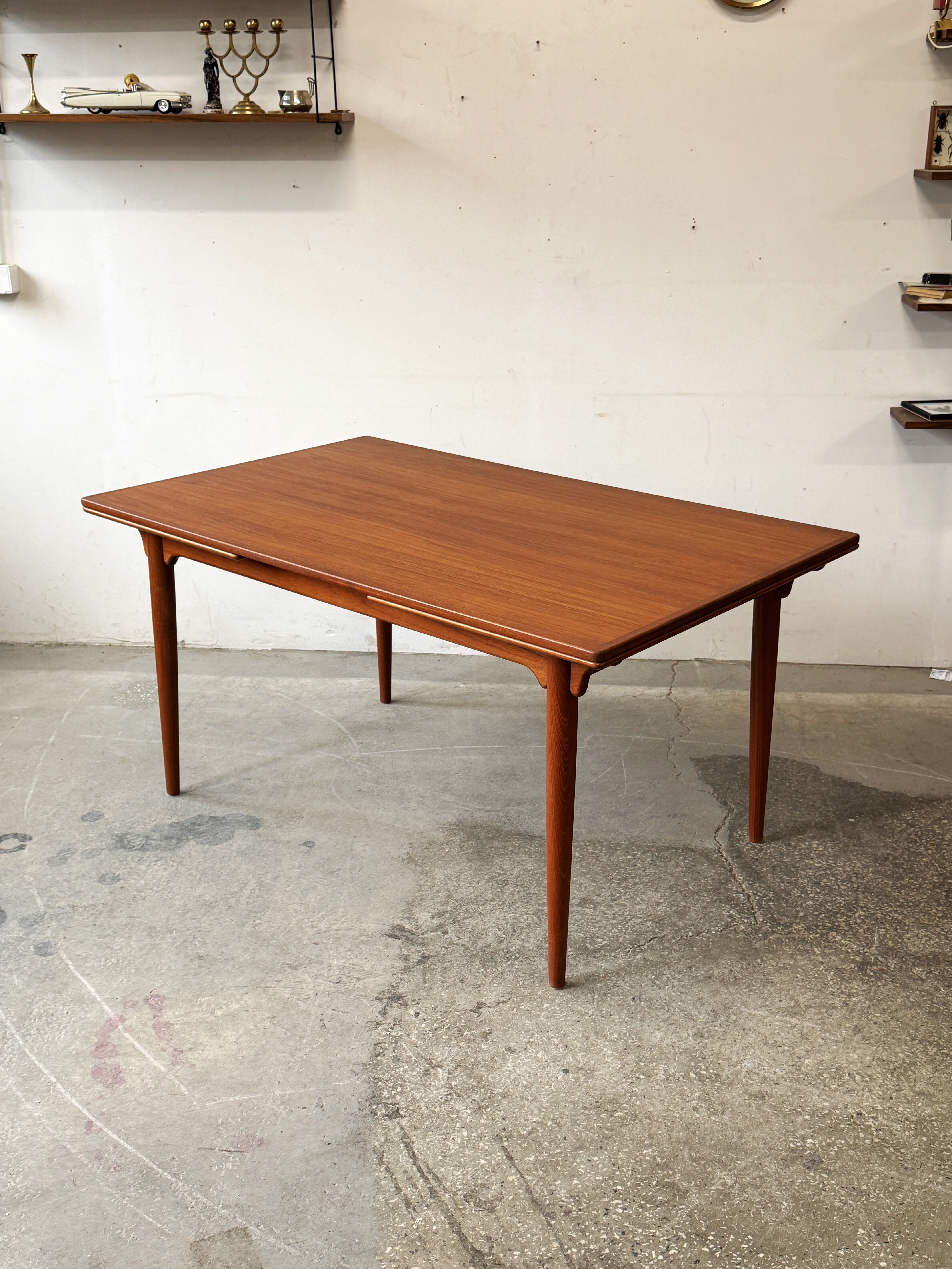 Table Model #54, designed by G. Omann, Denmark 1960s, mid-c, vnt