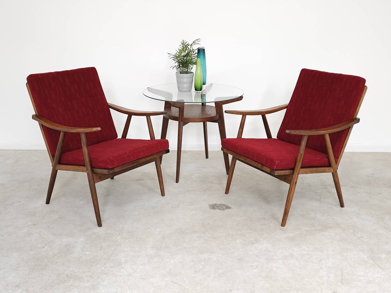 Pair of burgundy boomerang armchairs Antonin Suman Ton Bystrice (Thonet)