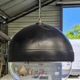 Old lantern - public lighting suspension of the city of Paris