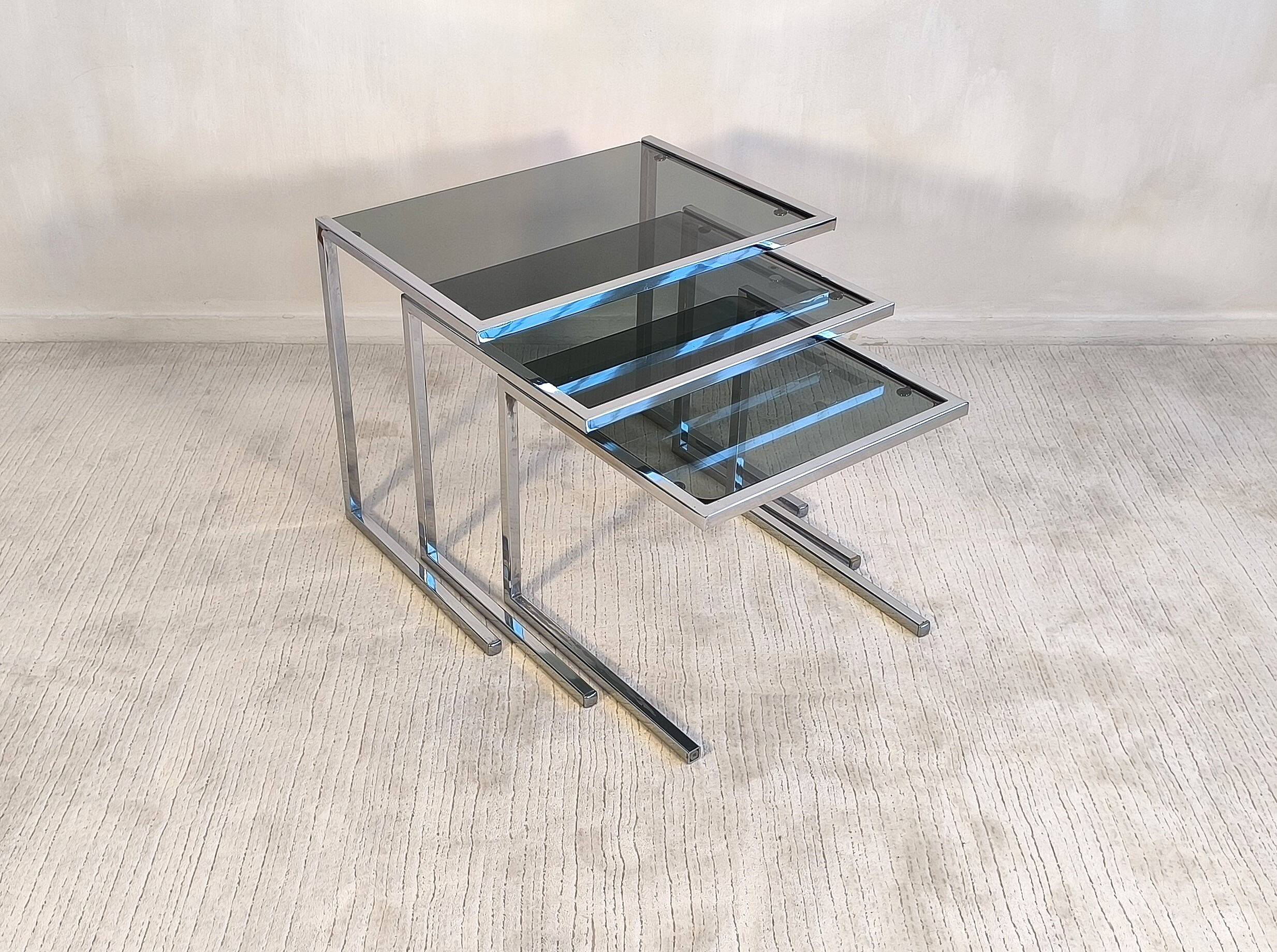 Set of 3 vintage nesting tables in chrome and smoked glass, Roche Bobois style.
