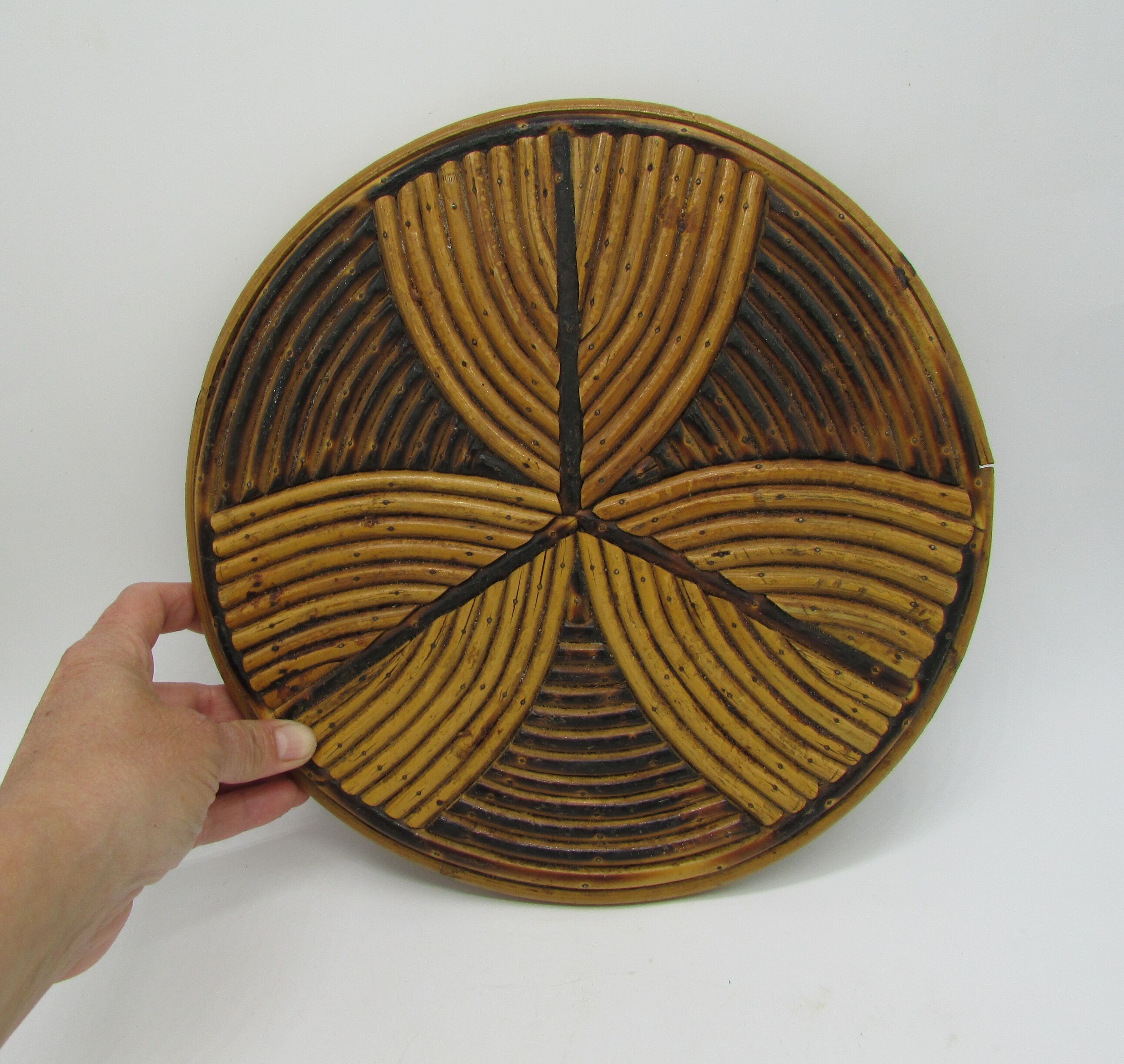 Vintage rattan dish table mat