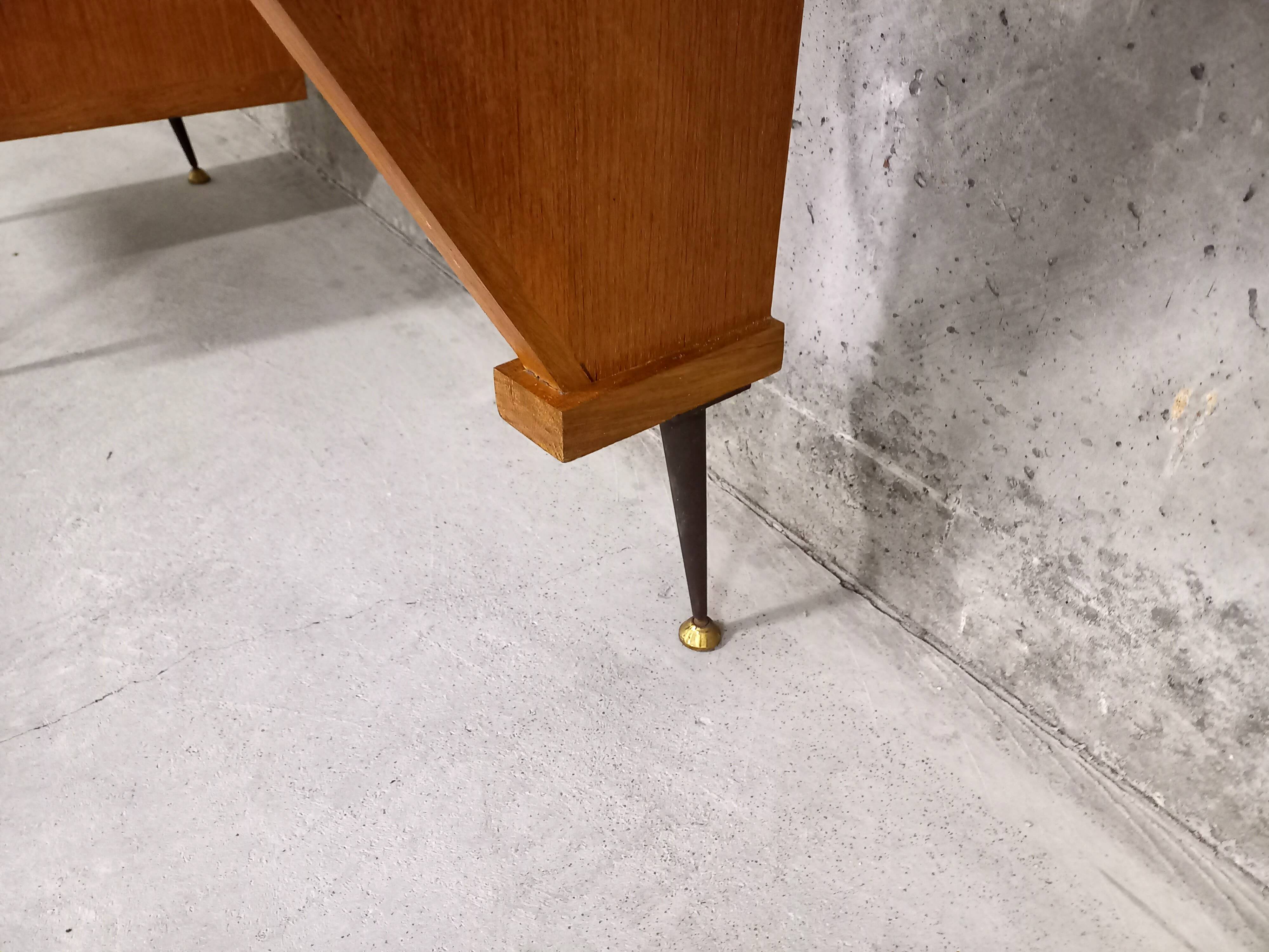 Bureau vintage design en bois clair années 50 60