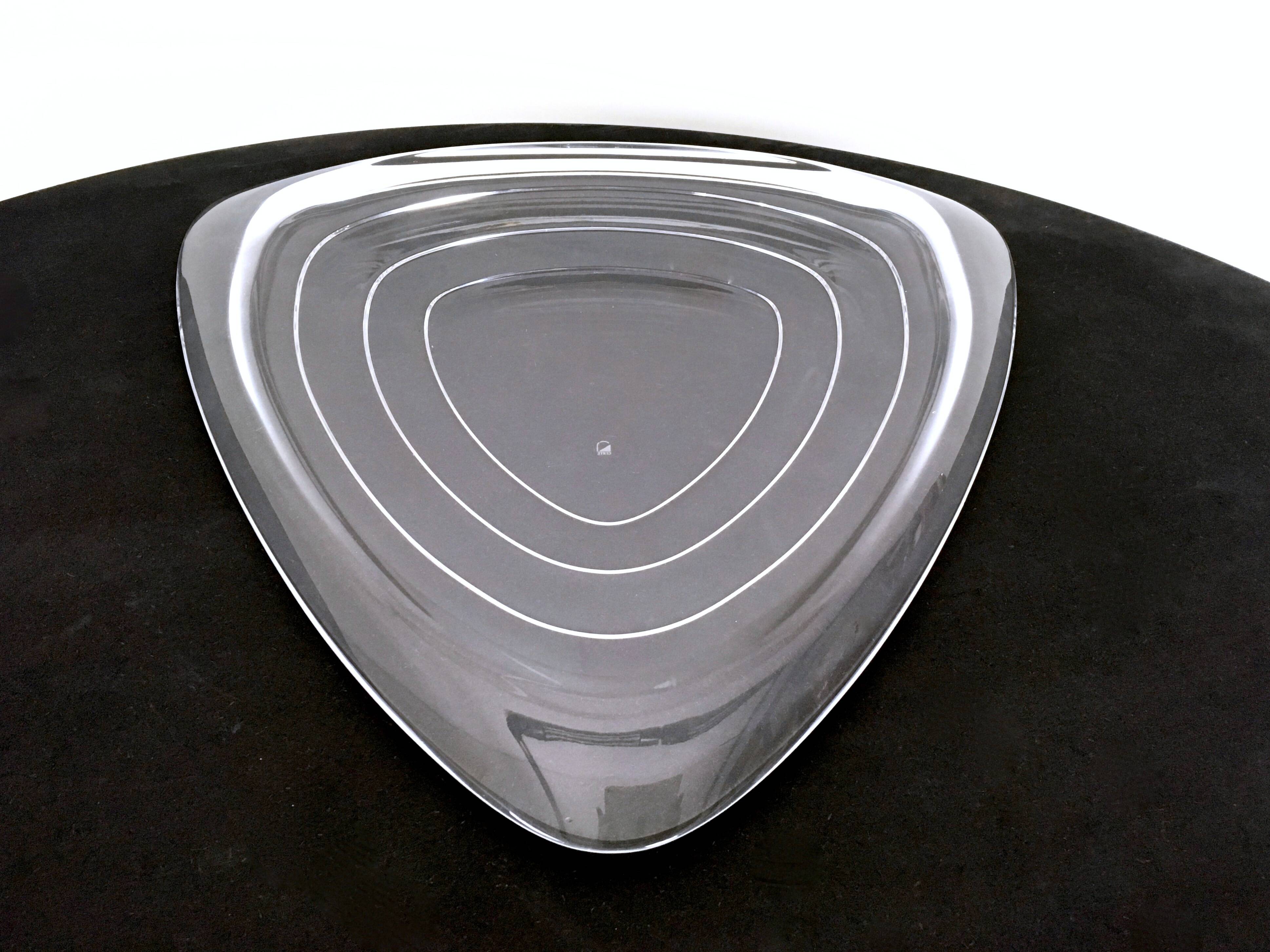 Plat de service triangulaire en verre, Italie, années 1990