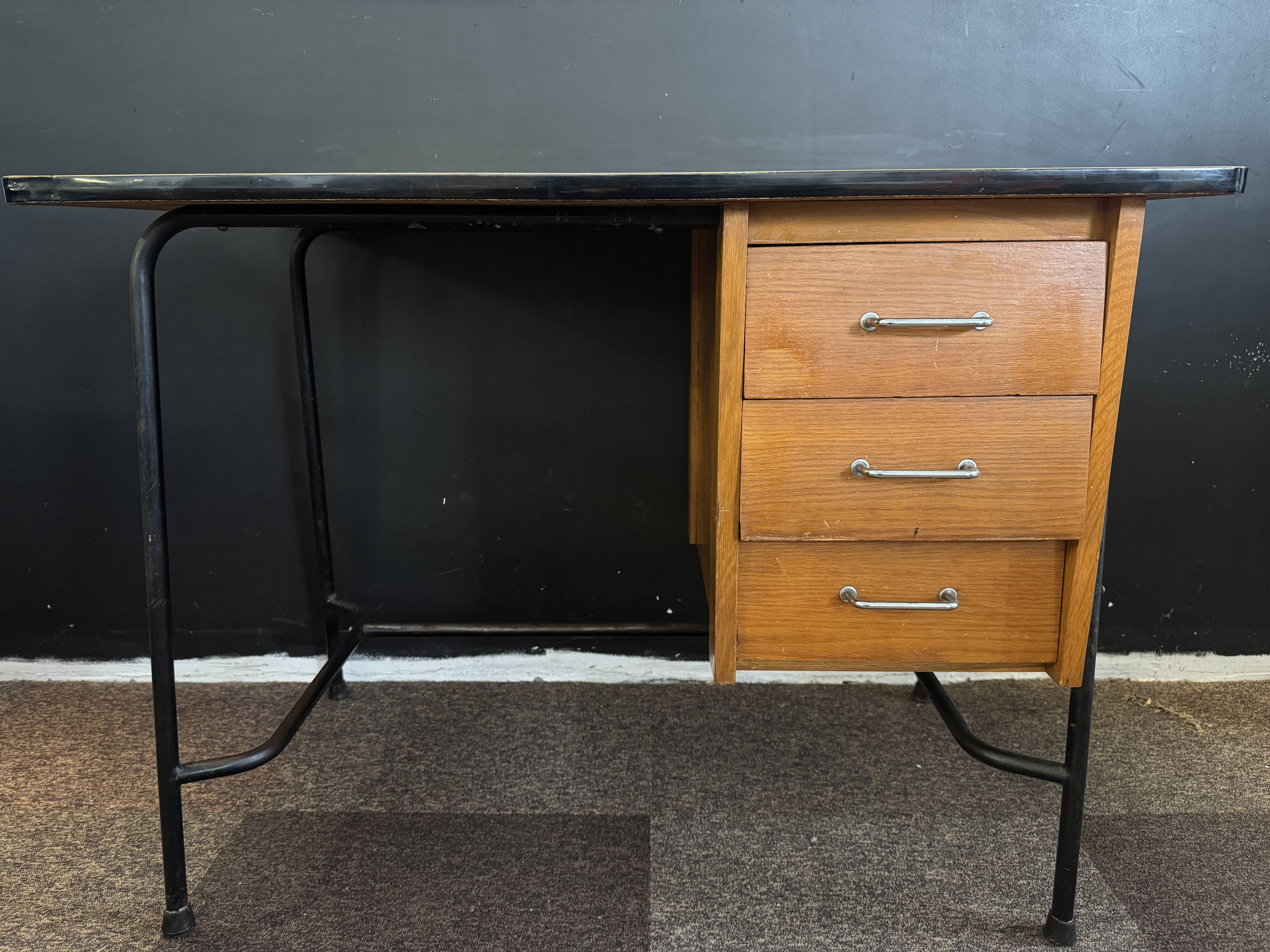Industrial desk with 3 drawers