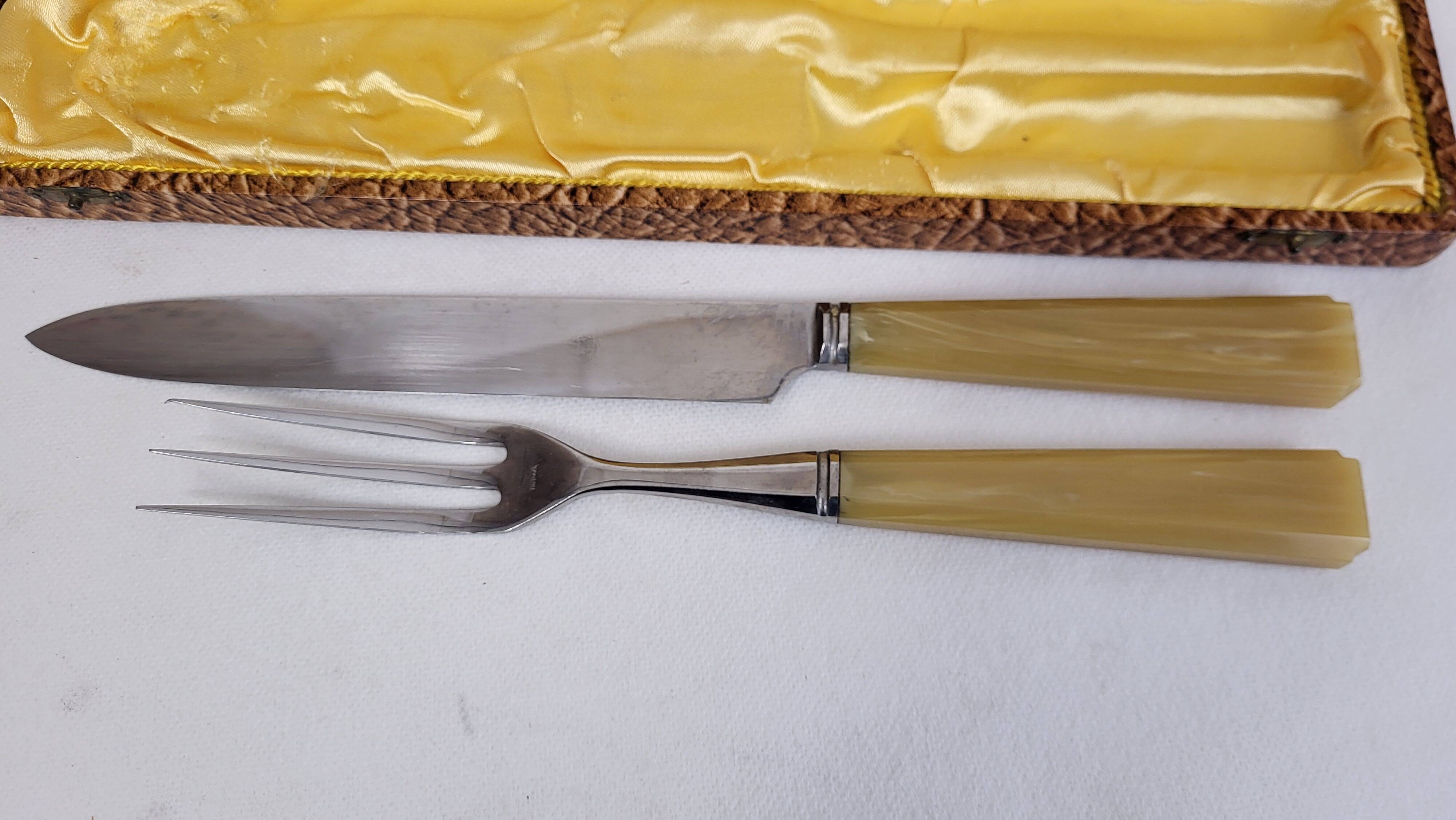 Serving cutlery