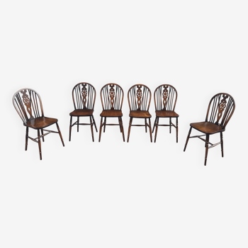 Set of 6 Windsor chairs