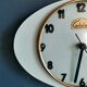 Horloge formica vintage pendule murale silencieuse ovale "Cadelec bleu"