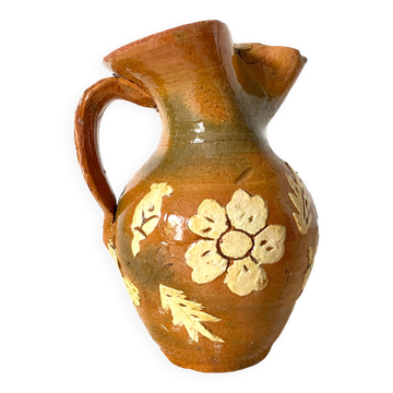 Pichet cruche , poterie fleurie