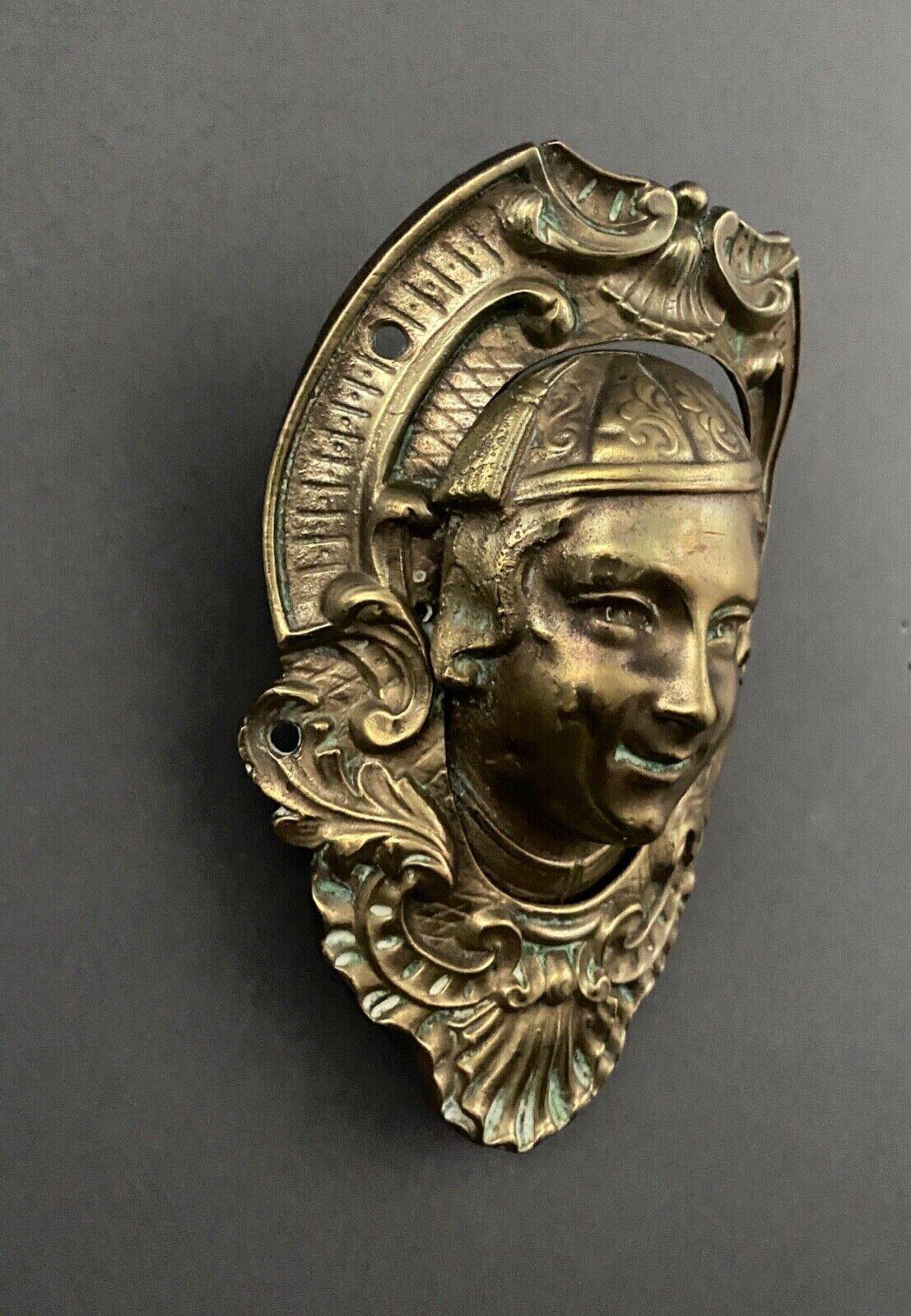 Ornementation de billard en bronze doré visage décor Louis XIV