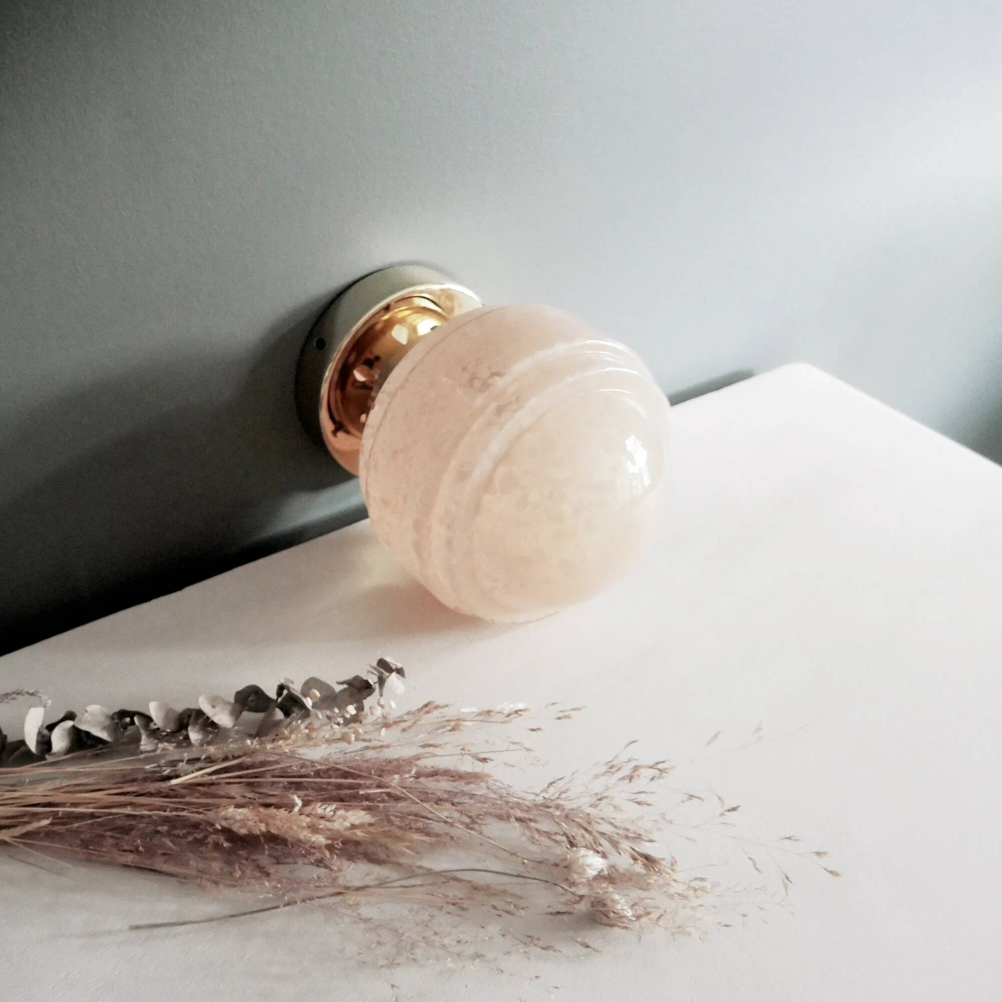 Clichy glass wall light pink