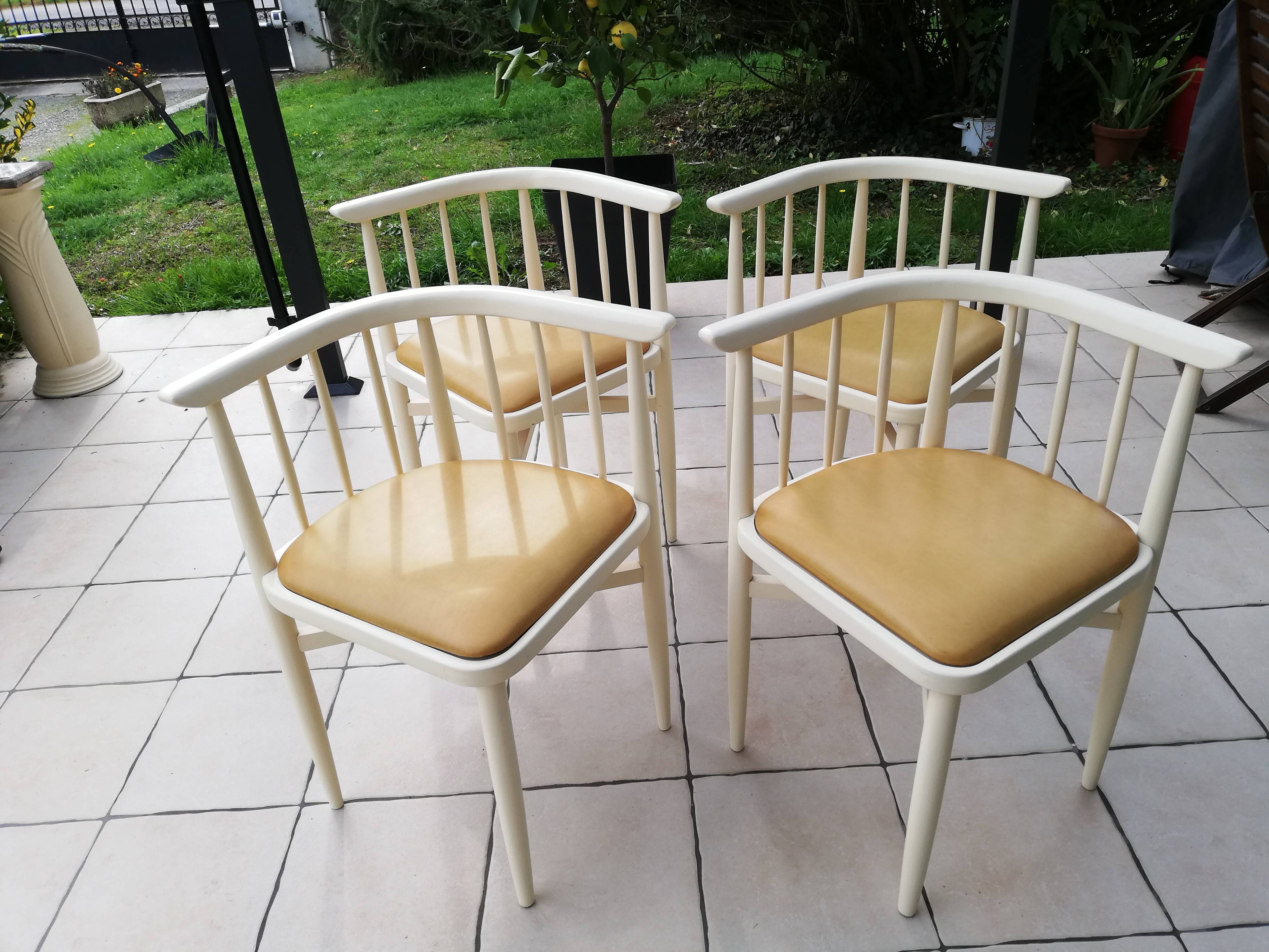 Thonet corner chairs