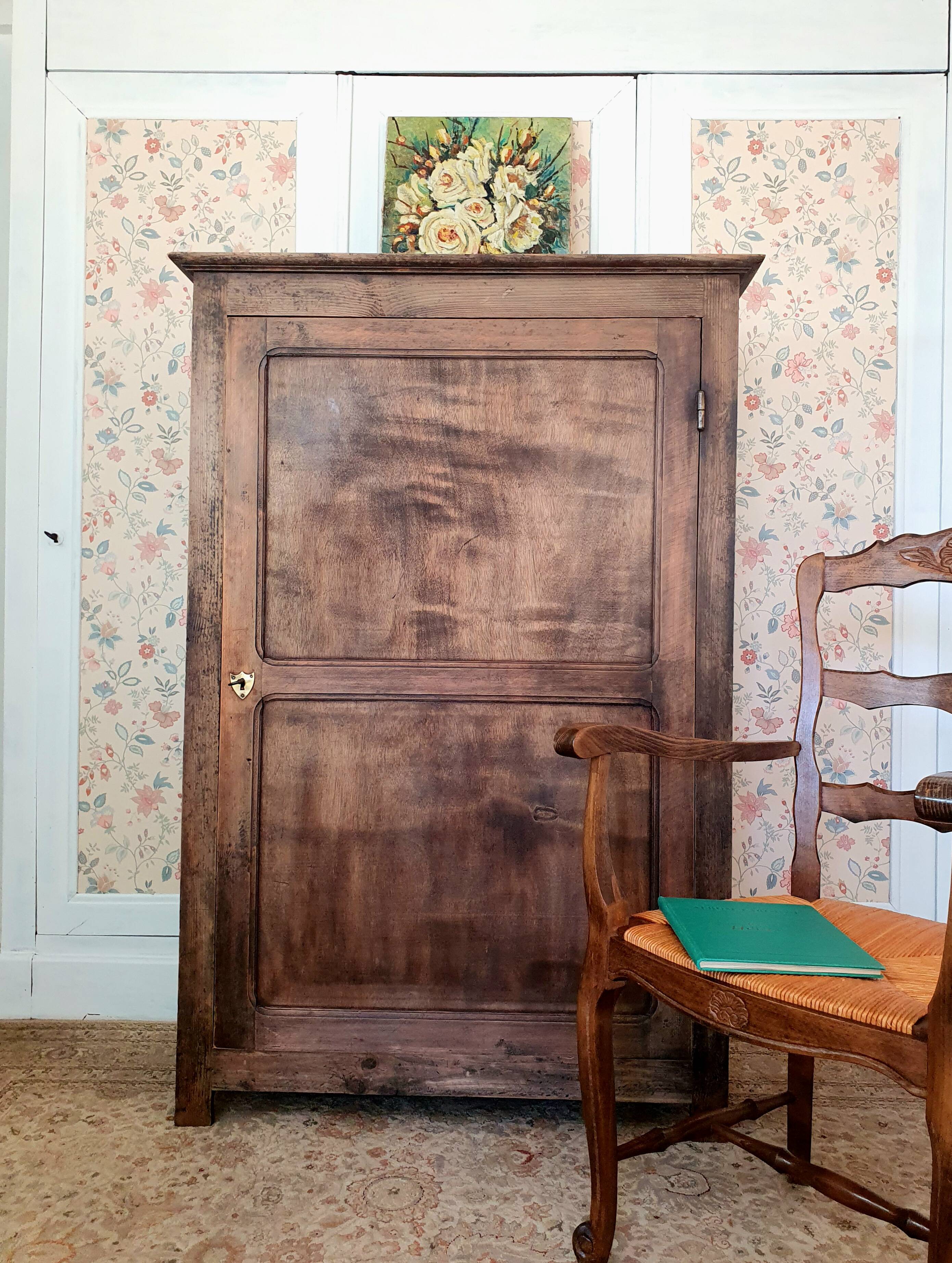 Small Parisian wardrobe