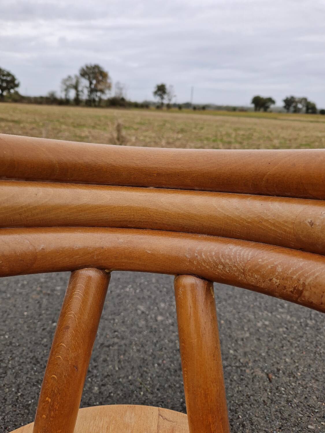Set of 4 solid organic chairs