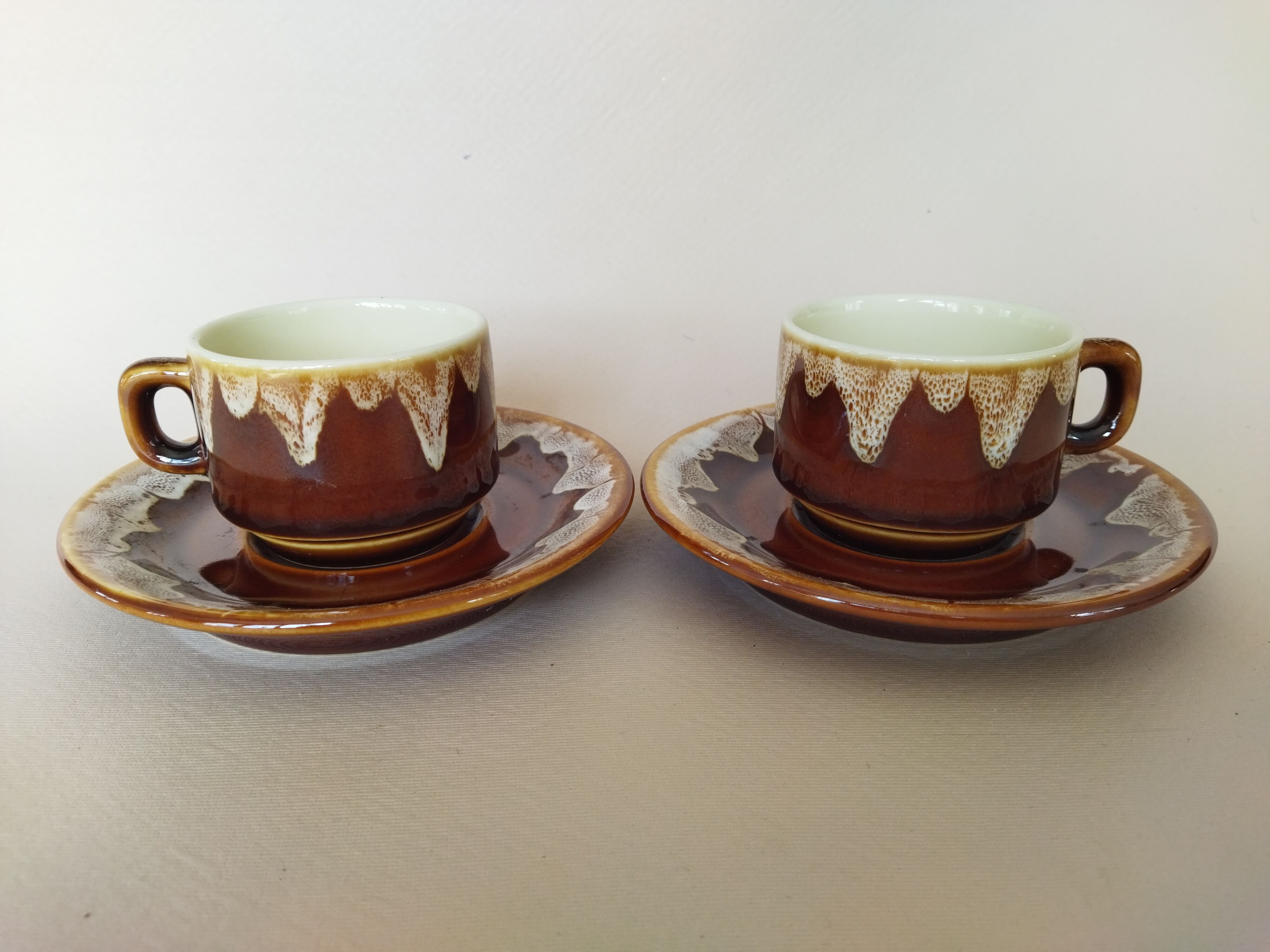 2 bistro coffee cups