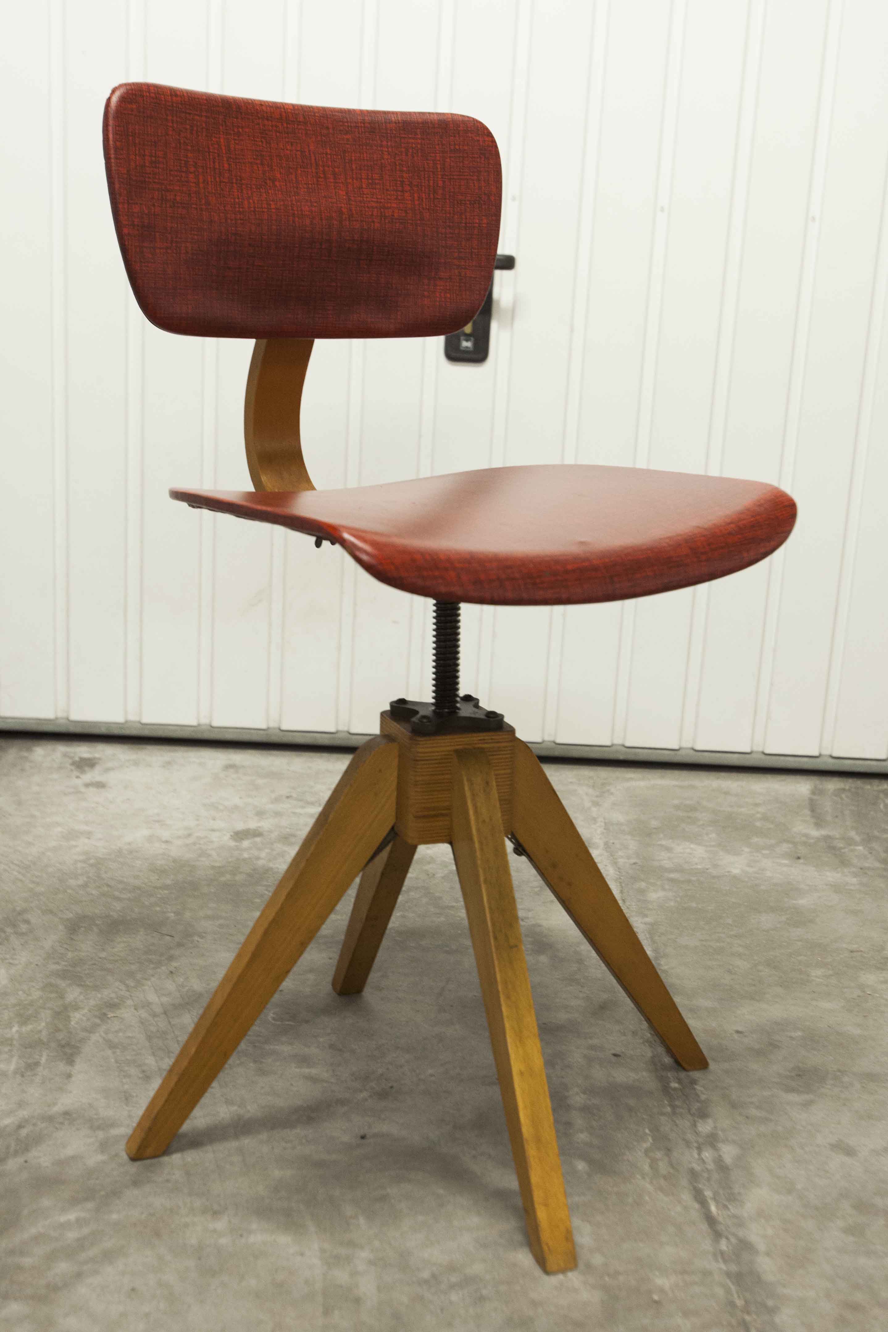 Workshop chair 1950 feet compass skaï red atypical