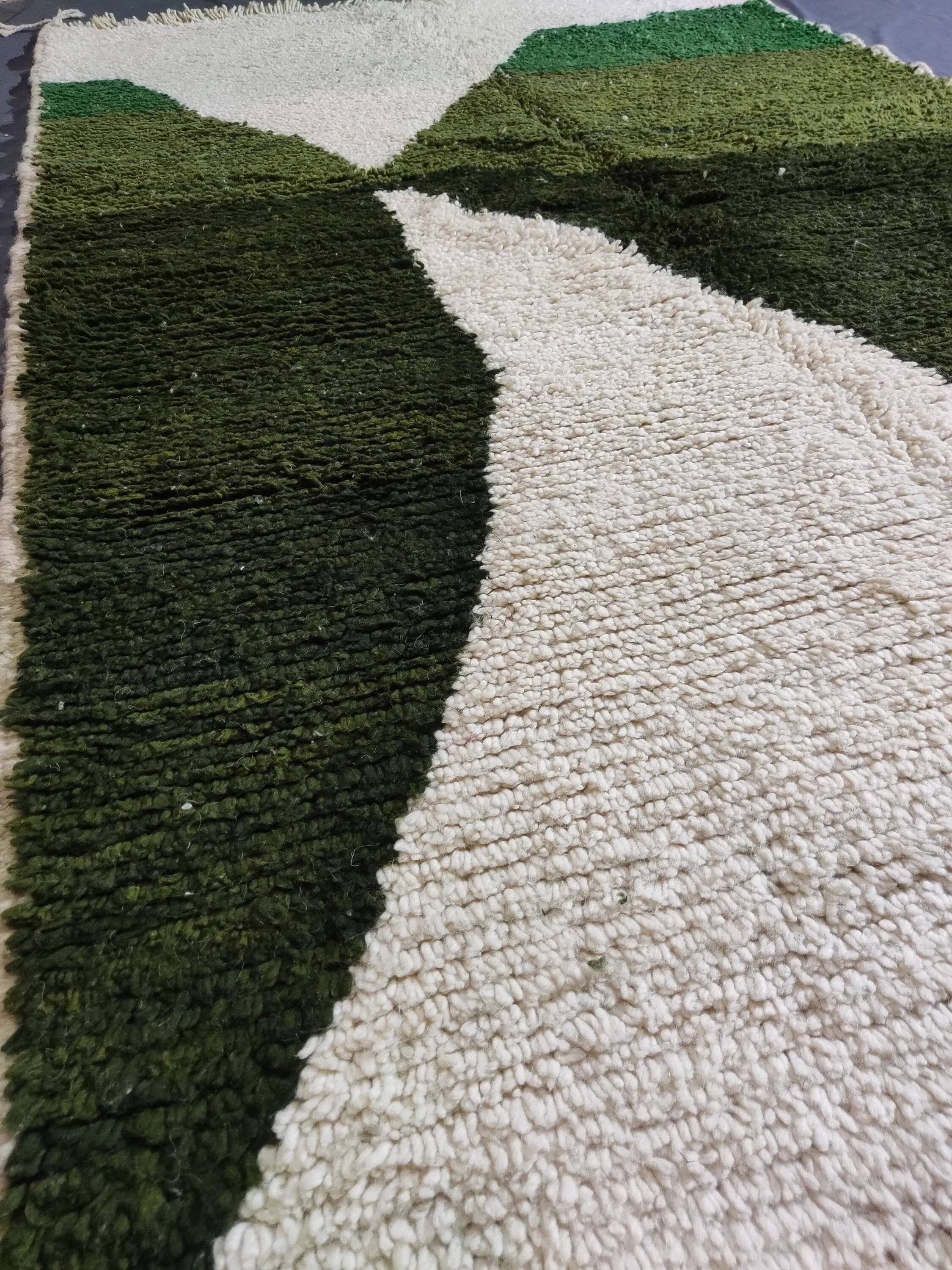 Moroccan rug in pure wool 3 x 2 m