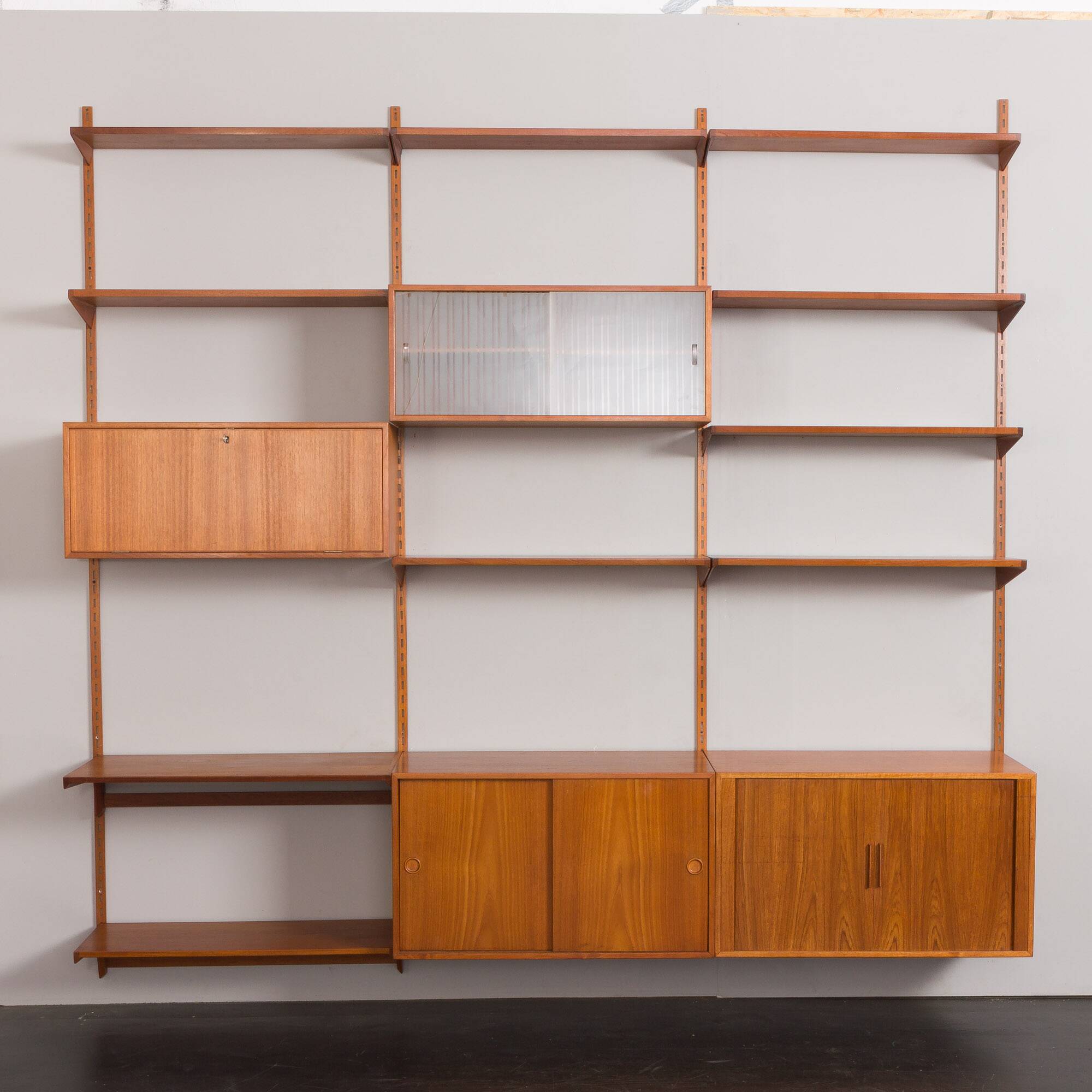Bibliothèque modulaire à 3 baies Kai Kristiansen en teck avec armoire à porte tambour et étagère de bureau, De